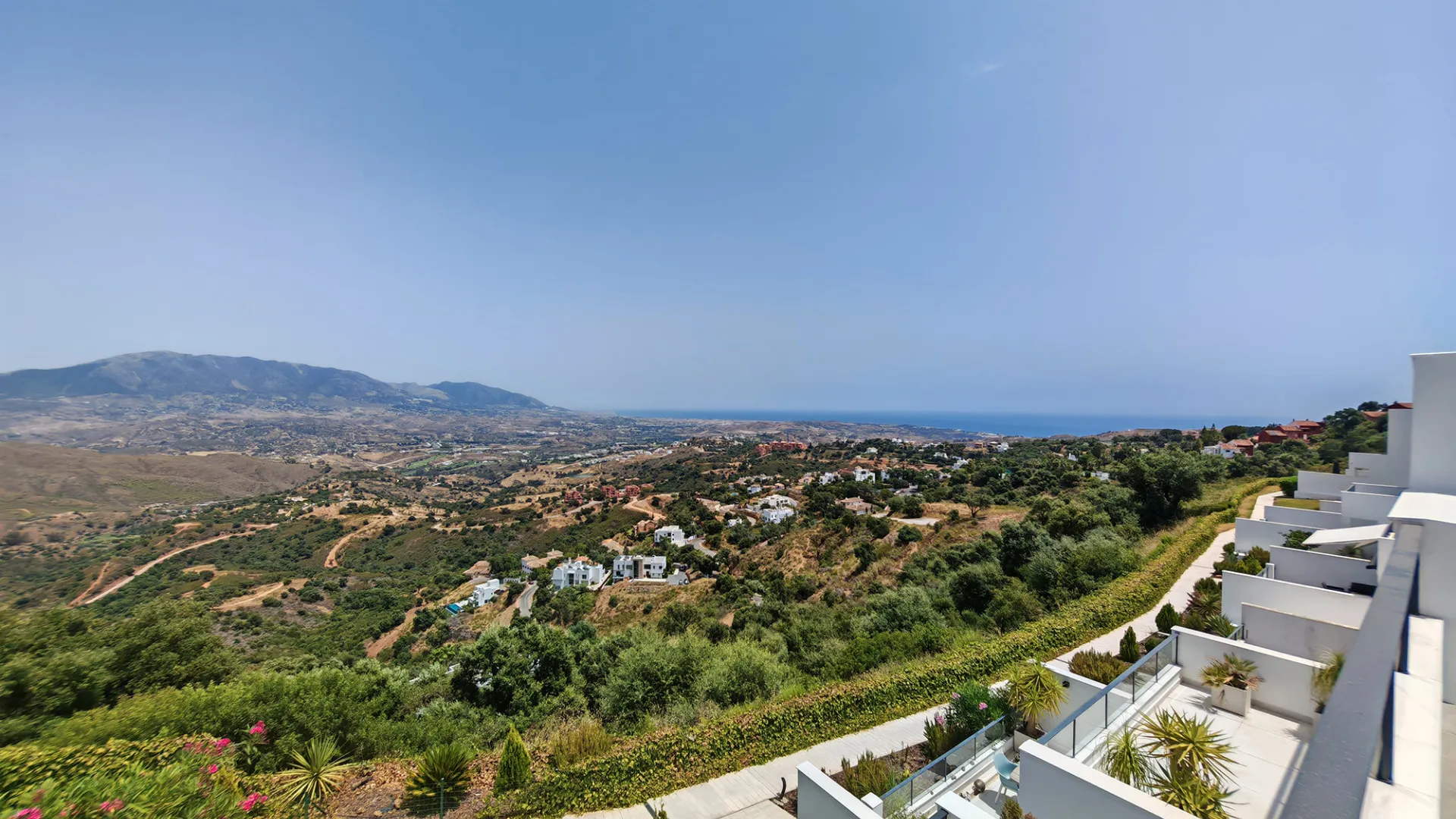 3 bedrooms town house for sale in Elviria Hills