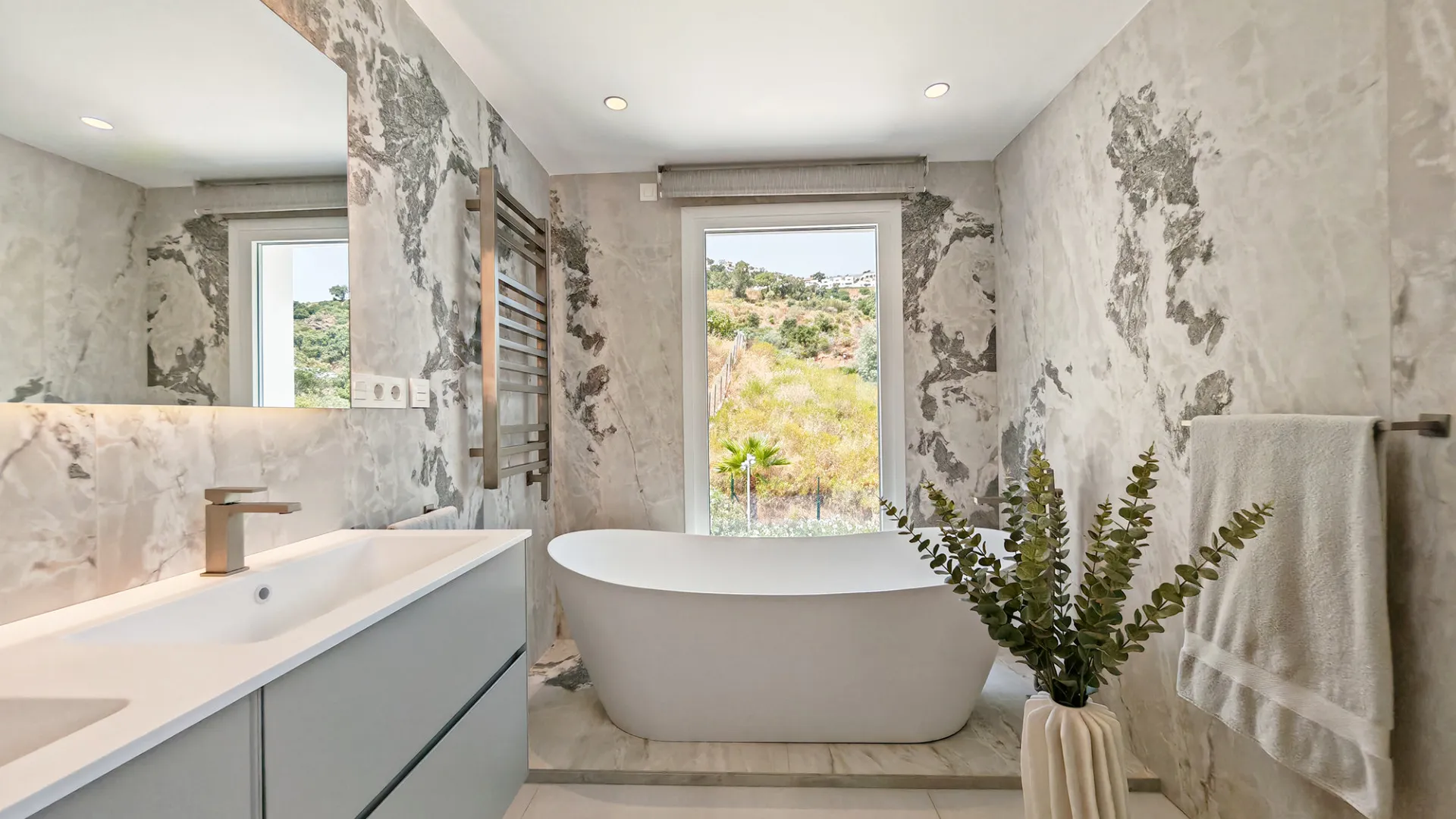 Villa for sale in La Mairena