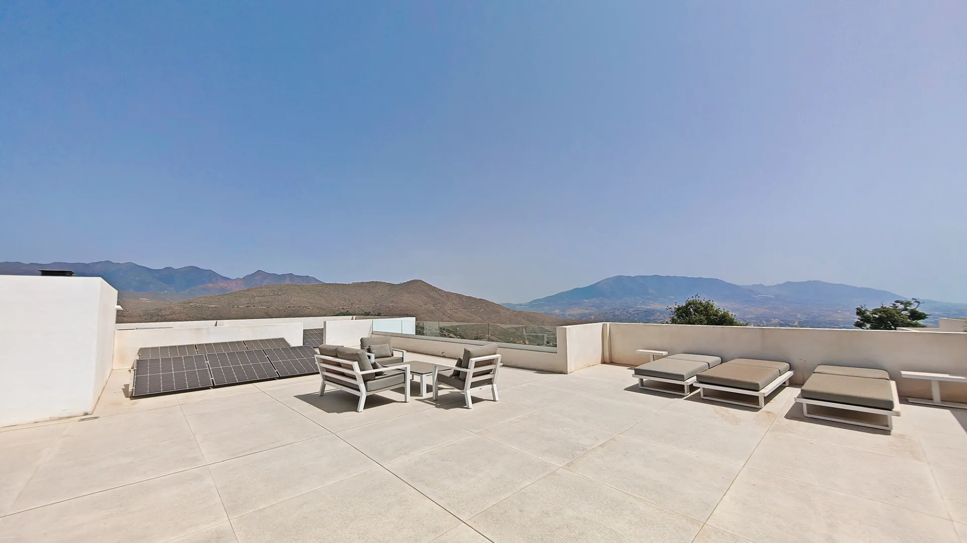 Villa for sale in La Mairena
