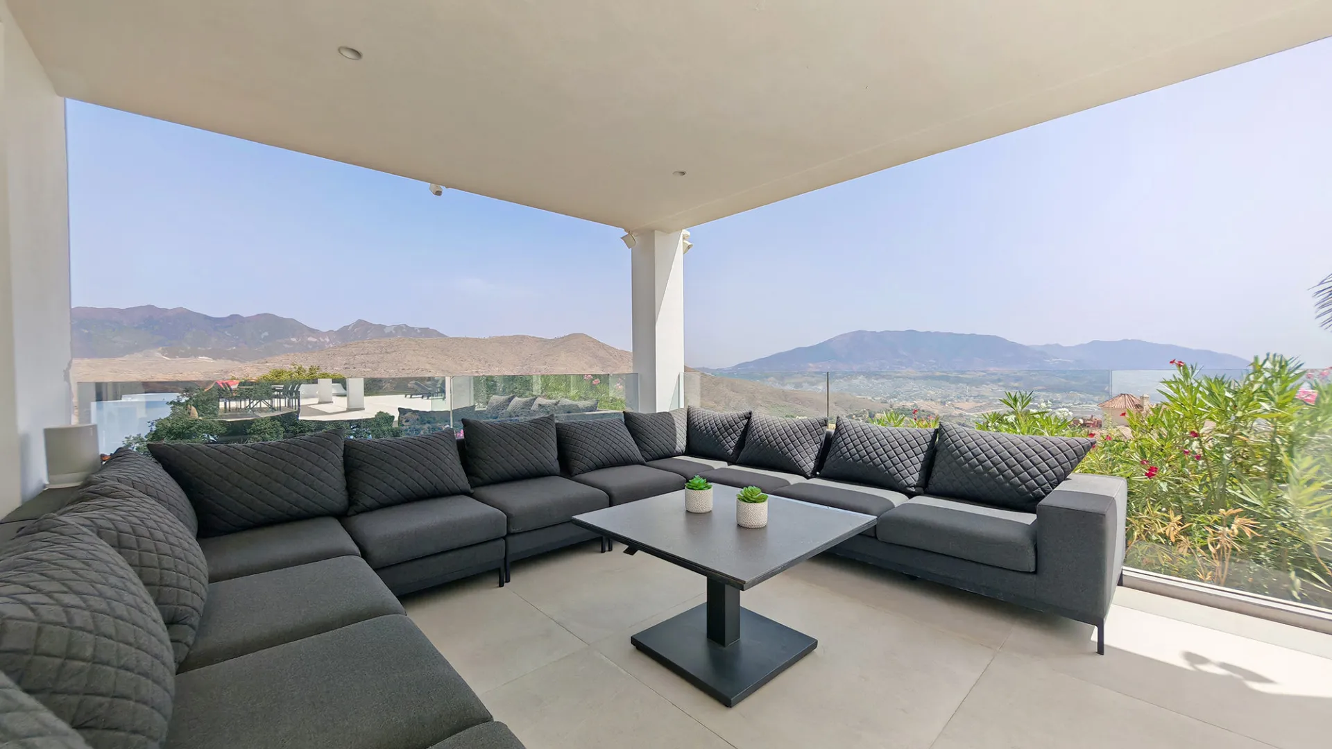 Villa for sale in La Mairena