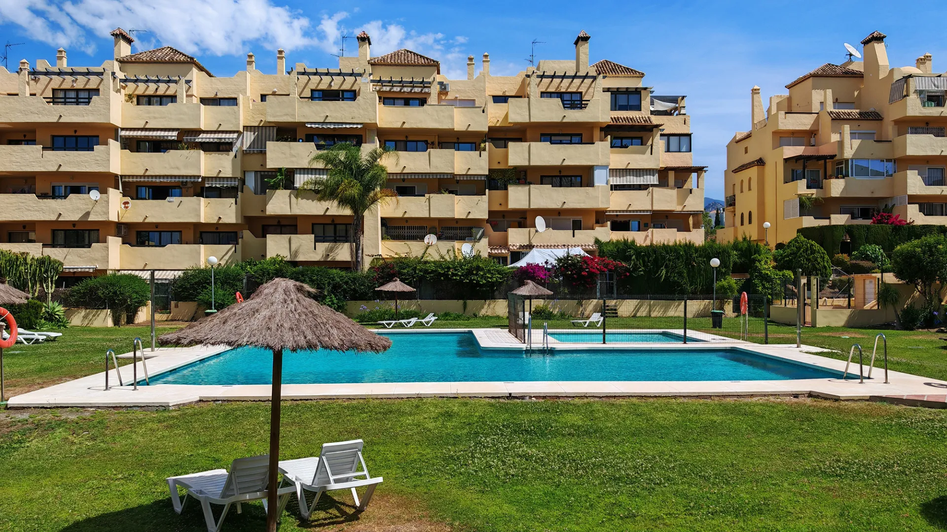 Comprar atico duplex con 3 dormitorios en La Resina Golf