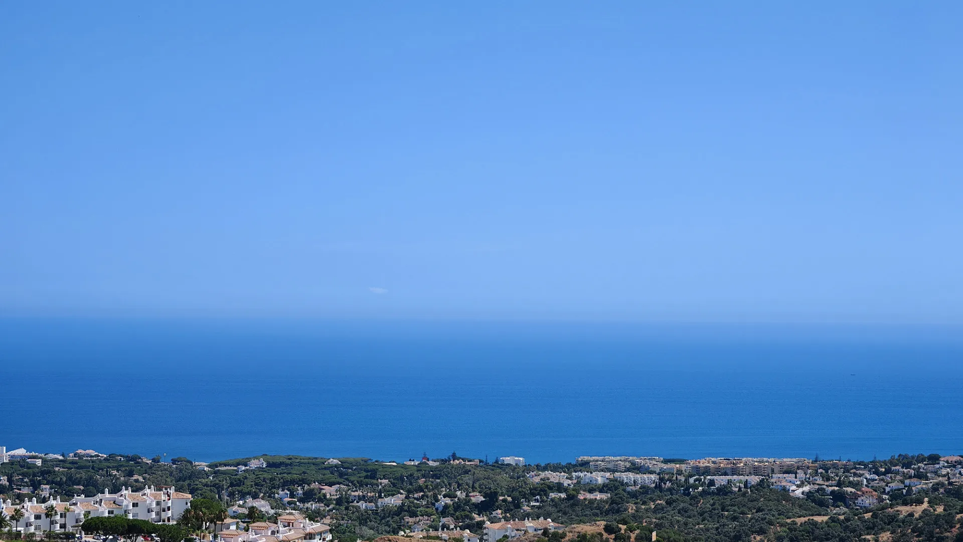 Comprar apartamento con 4 dormitorios en Sitio de Calahonda