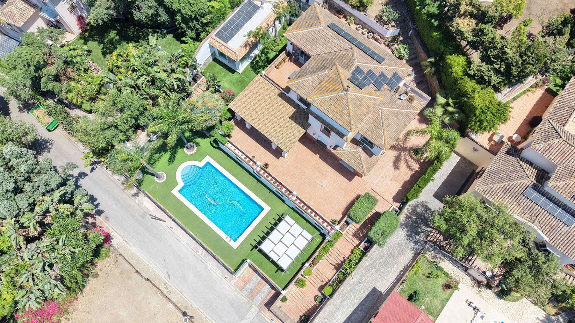4 bedrooms villa for sale in Elviria
