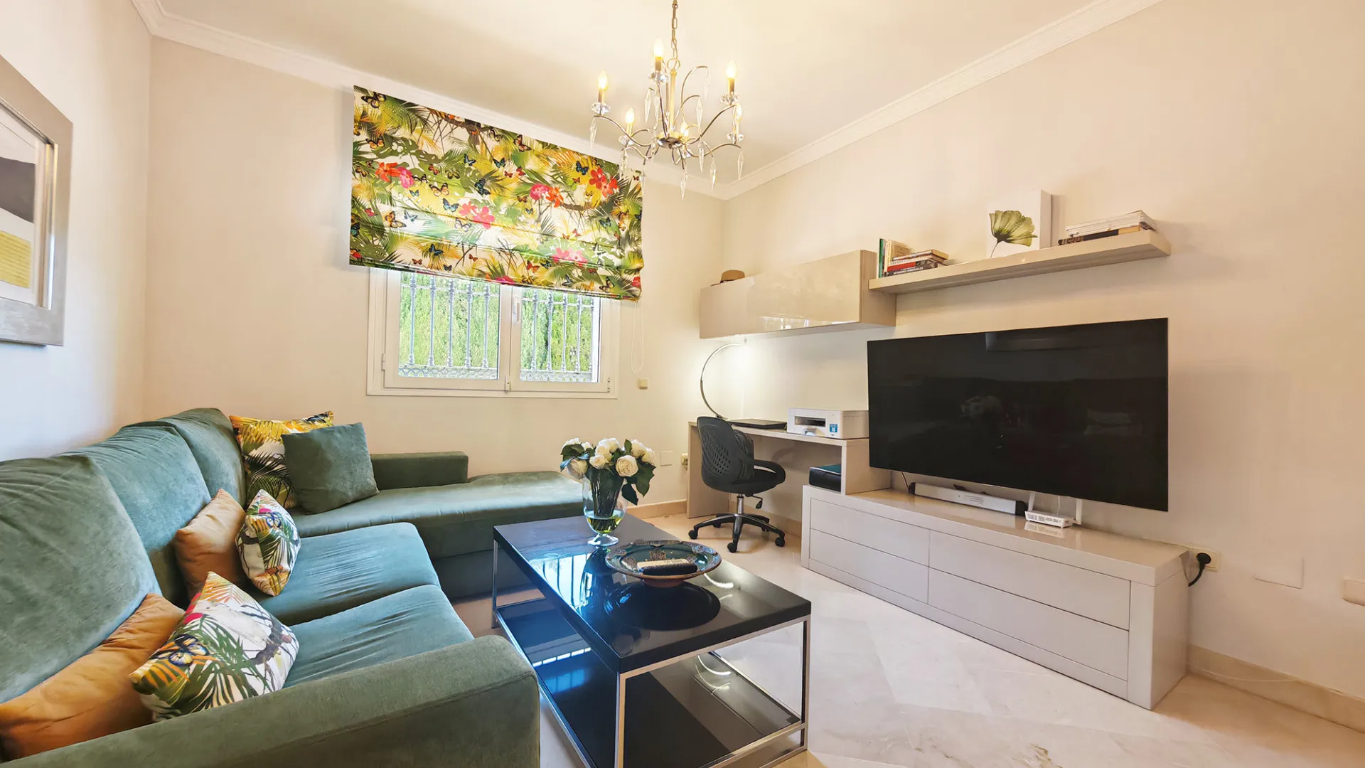4 bedrooms villa for sale in Elviria