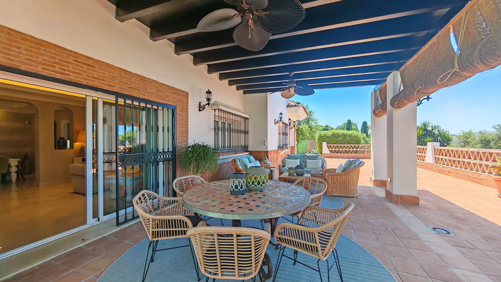4 bedrooms villa for sale in Elviria