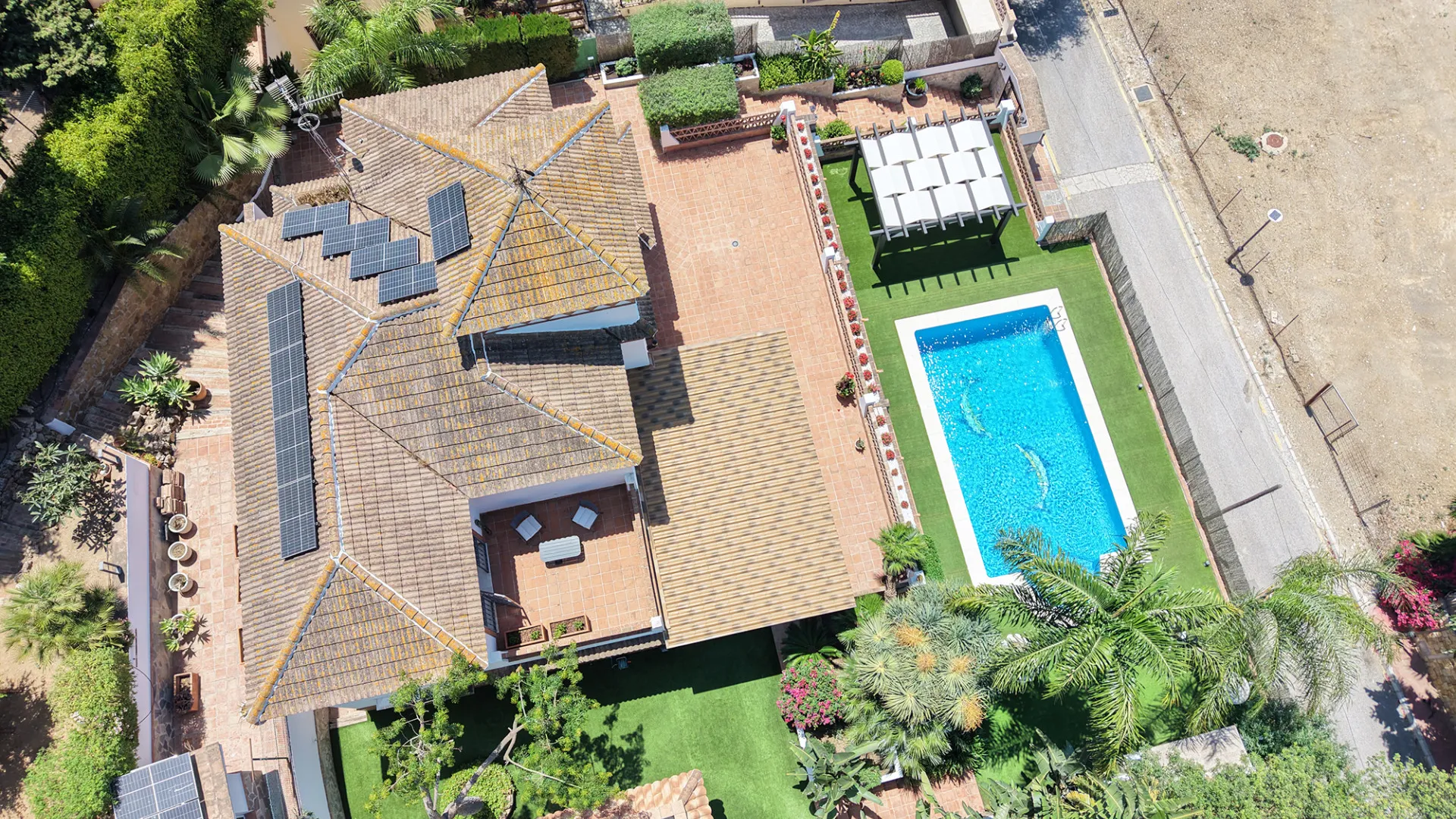 4 bedrooms villa for sale in Elviria