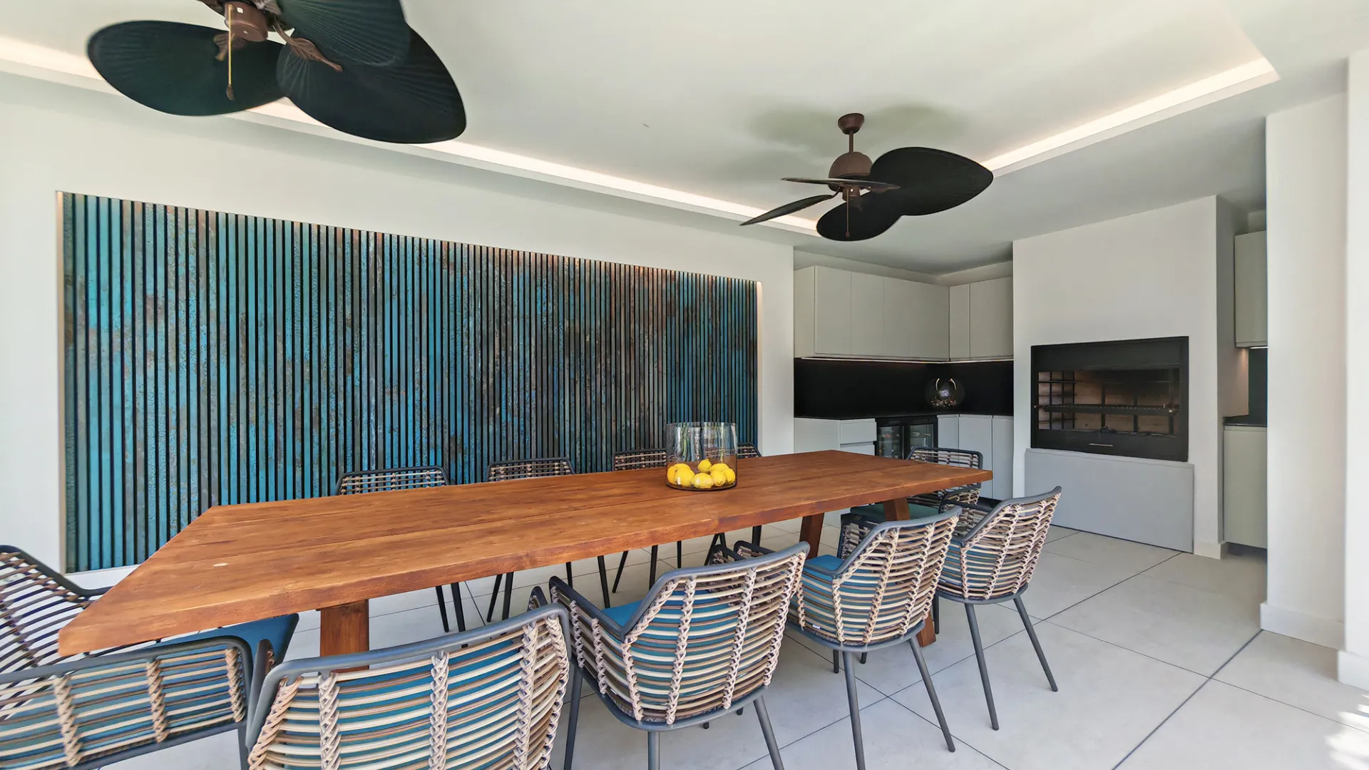 4 bedrooms villa for sale in Elviria