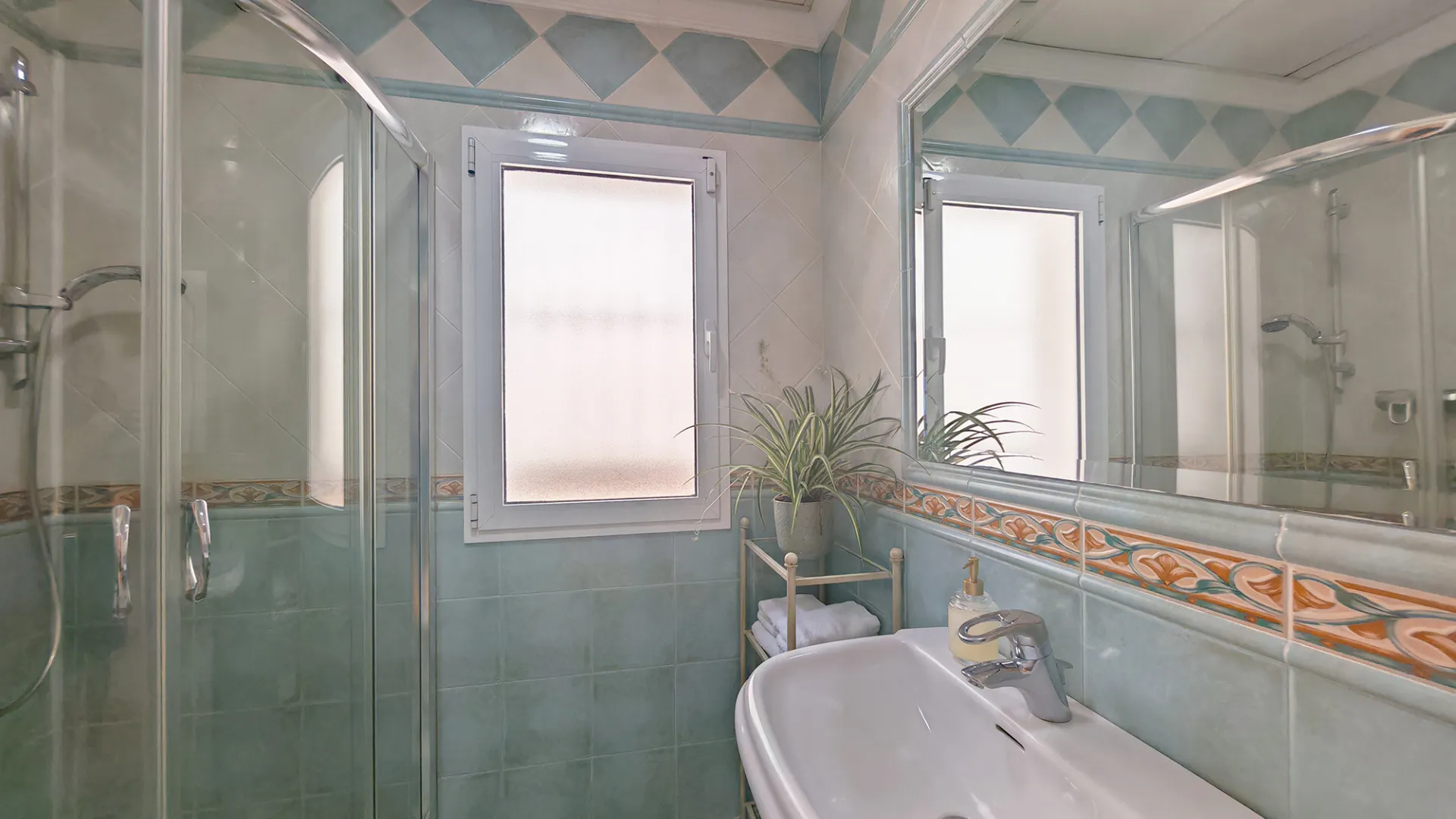 4 bedrooms villa for sale in Elviria