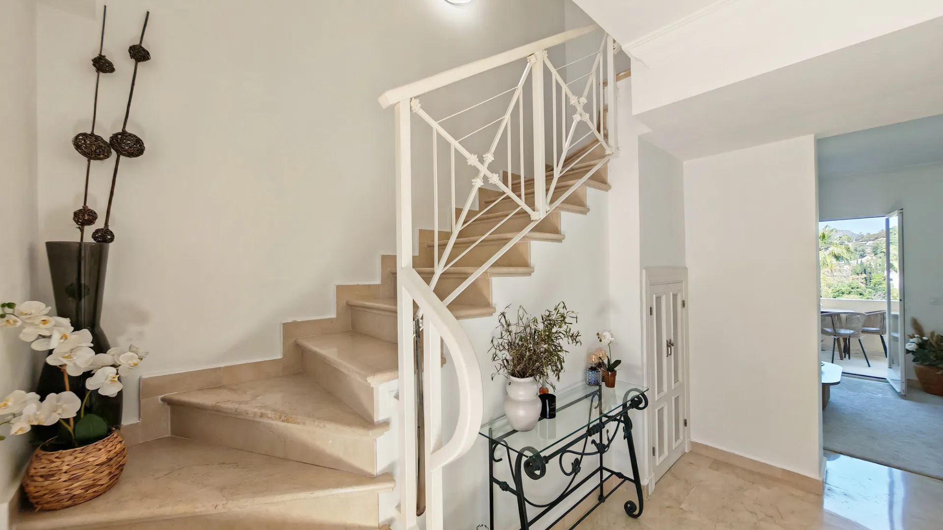 La Quinta Hills duplex penthouse for sale