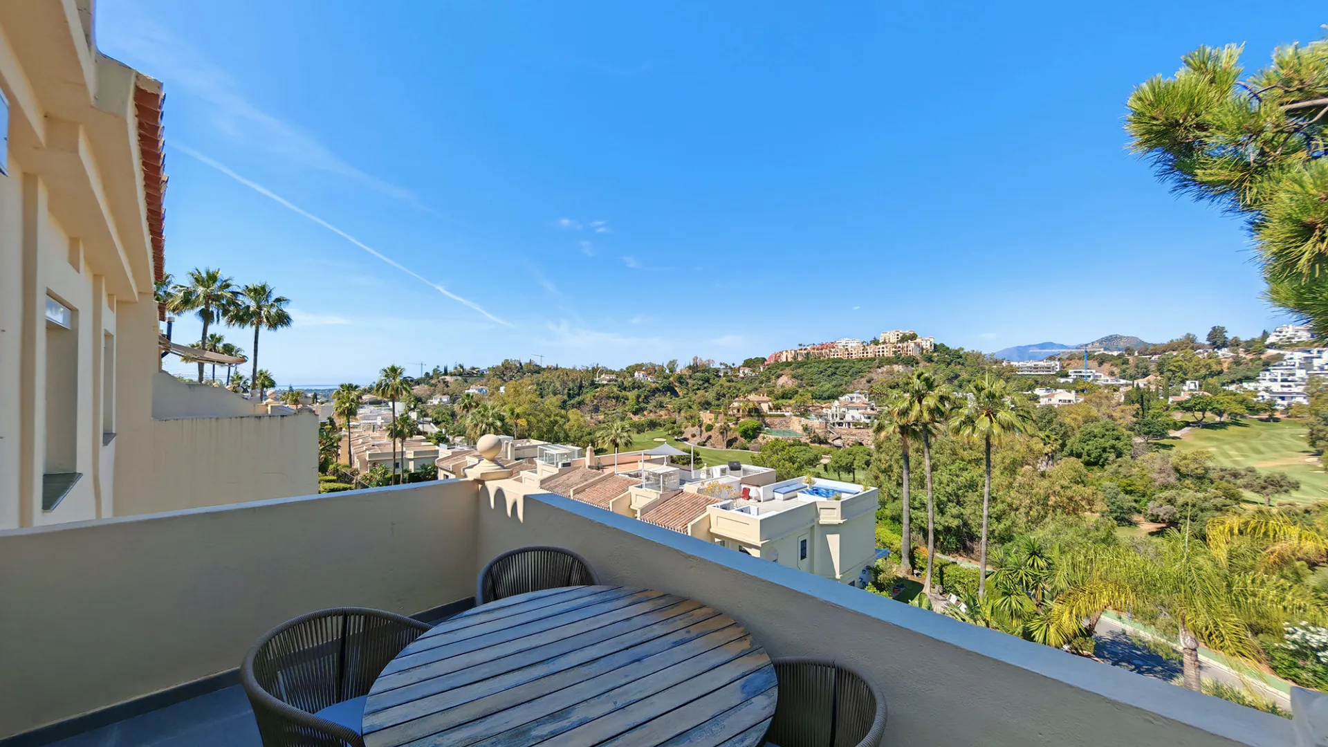 La Quinta Hills duplex penthouse for sale