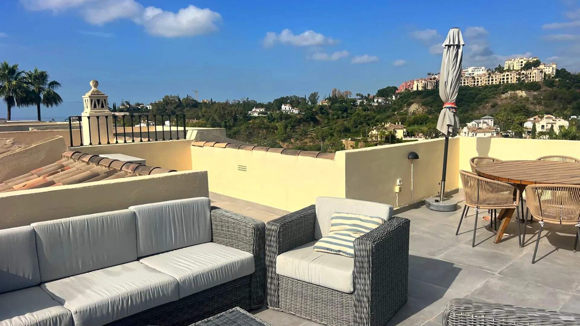 La Quinta Hills duplex penthouse for sale