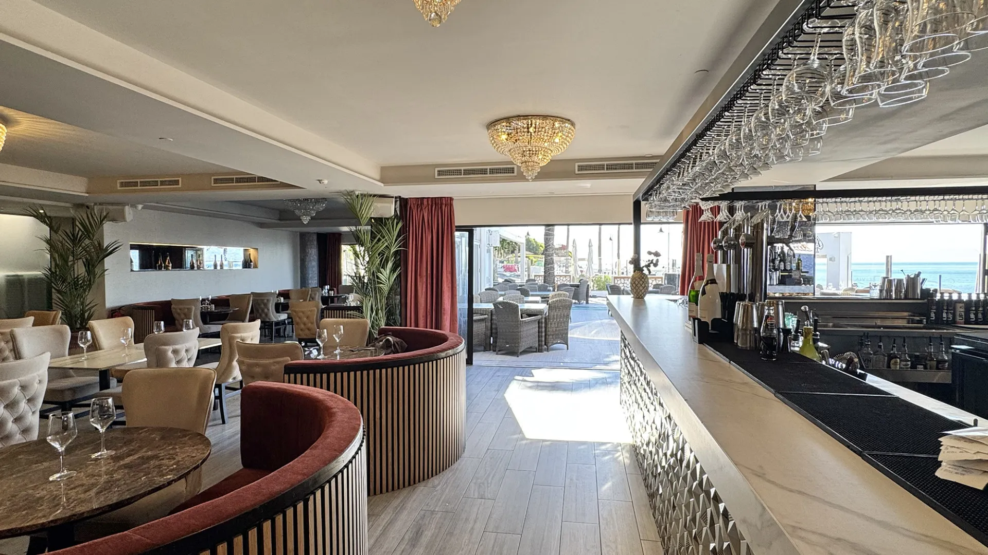 For sale restaurant with 5 bedrooms in Cala de Mijas