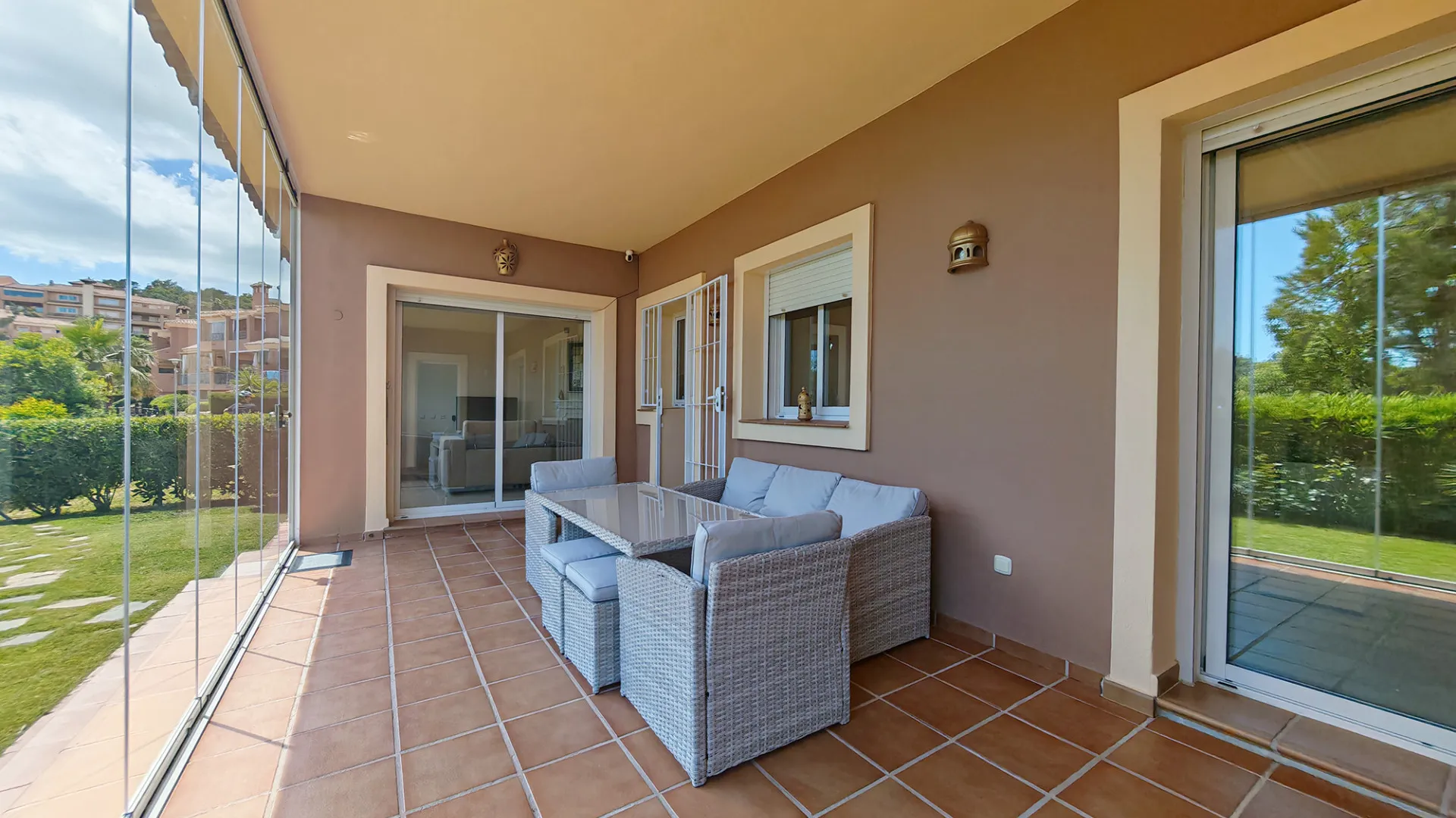 2 bedrooms La Mairena ground floor apartment for sale