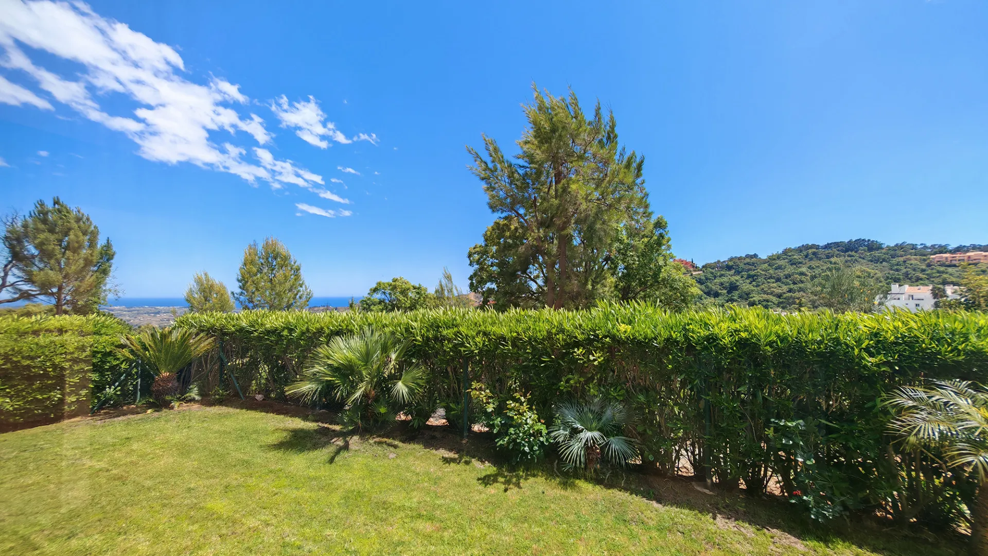 2 bedrooms La Mairena ground floor apartment for sale