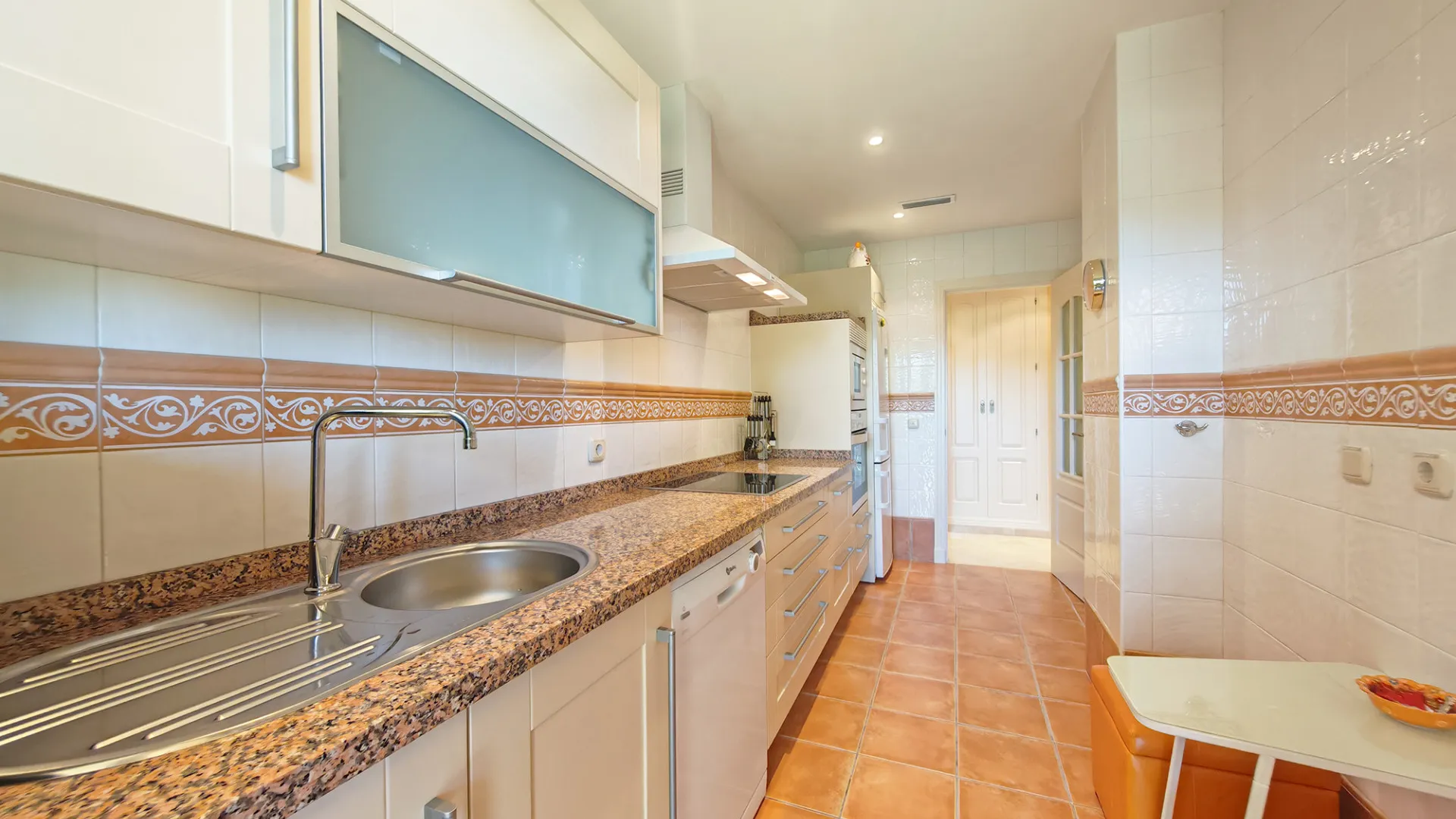 2 bedrooms La Mairena ground floor apartment for sale
