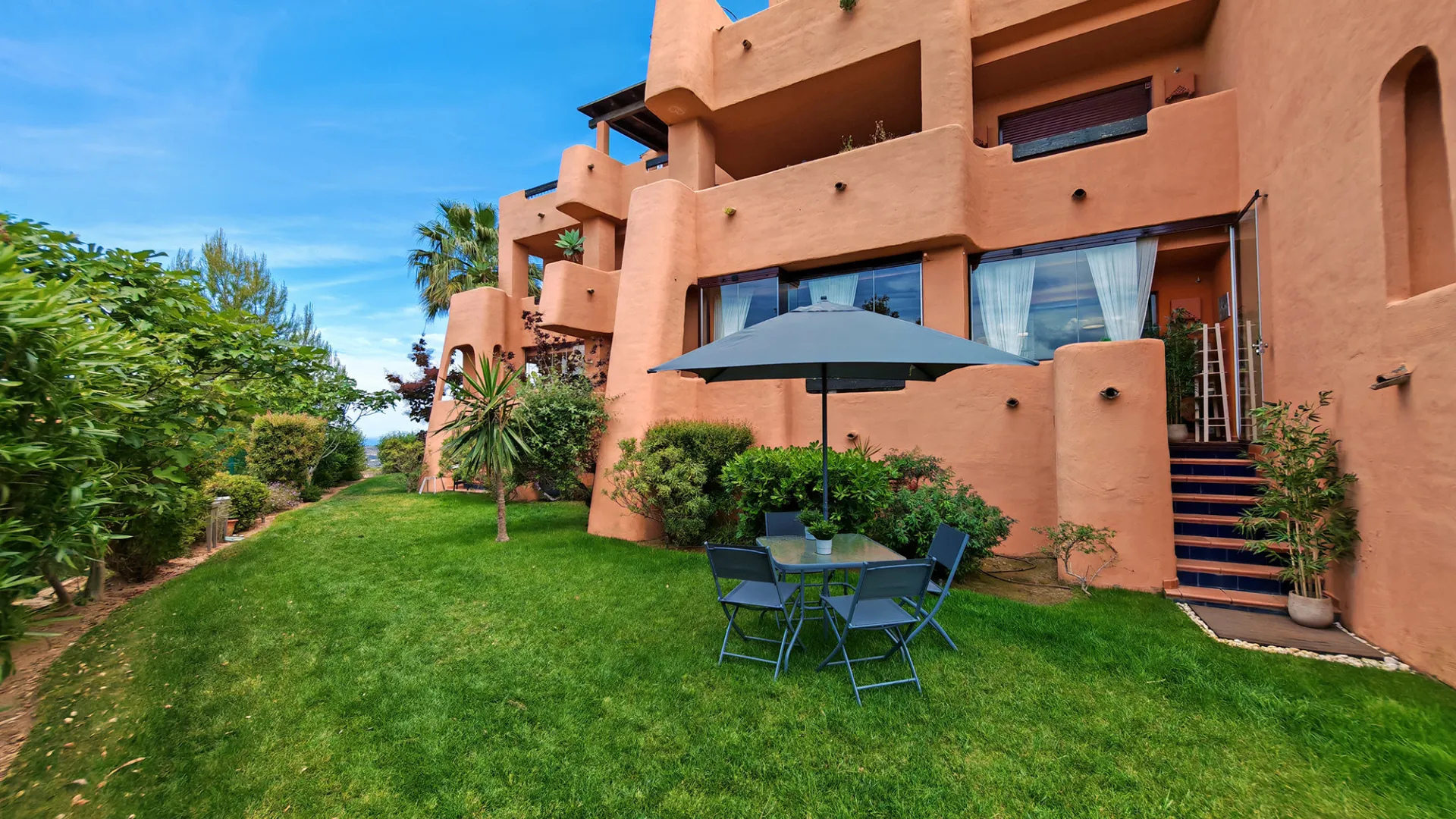 Buy ground floor apartment in El Soto de Marbella