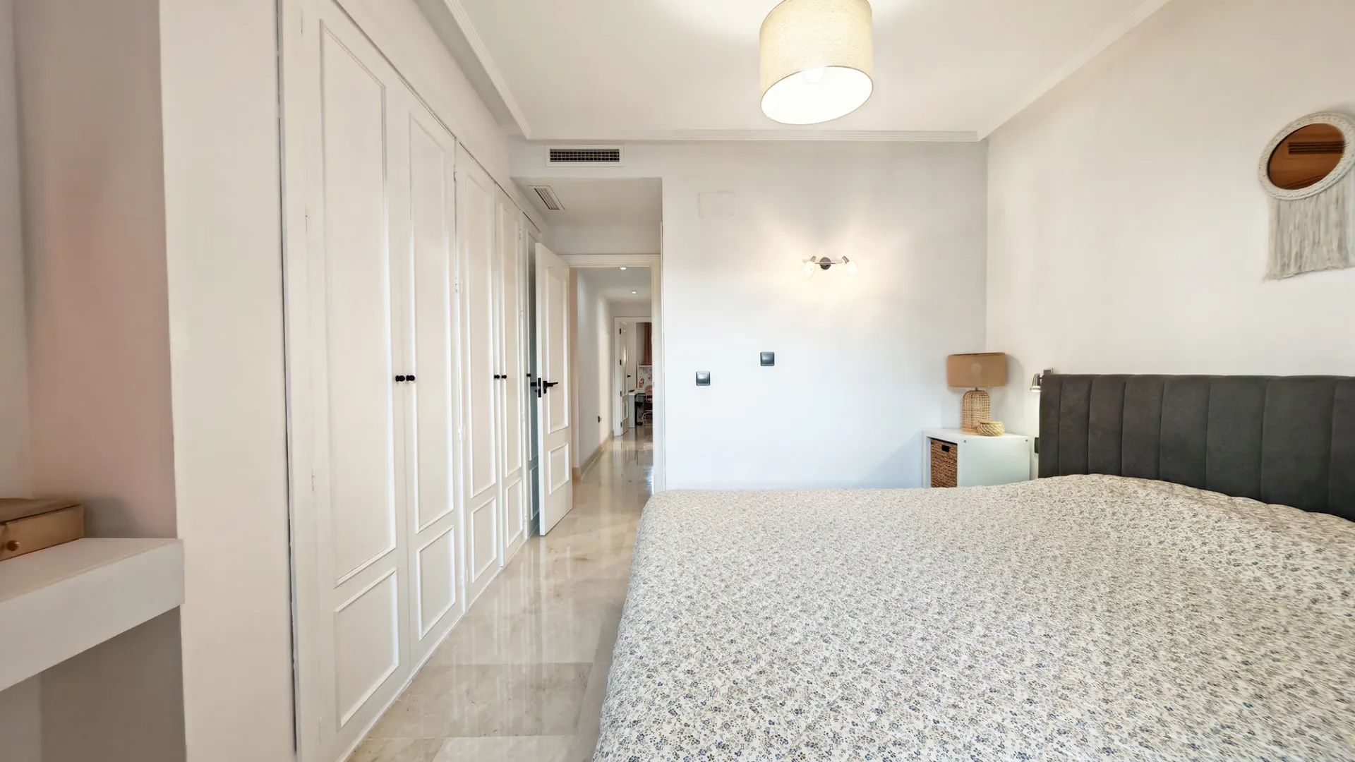 Buy ground floor apartment in El Soto de Marbella