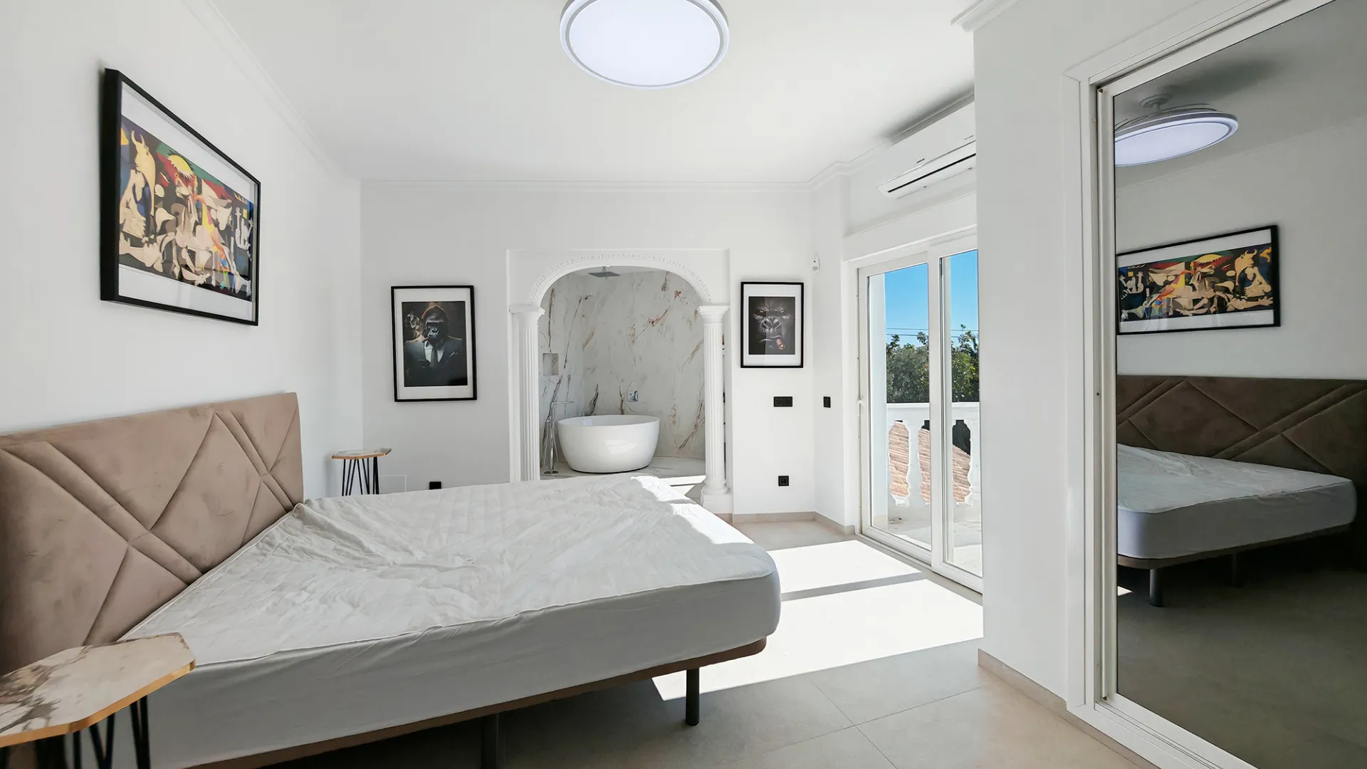 Comprar villa de 9 dormitorios en La Capellania