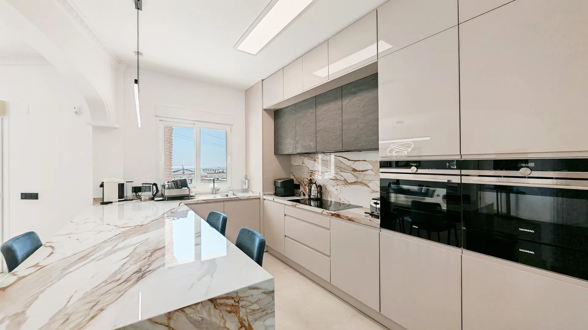 Comprar villa de 9 dormitorios en La Capellania