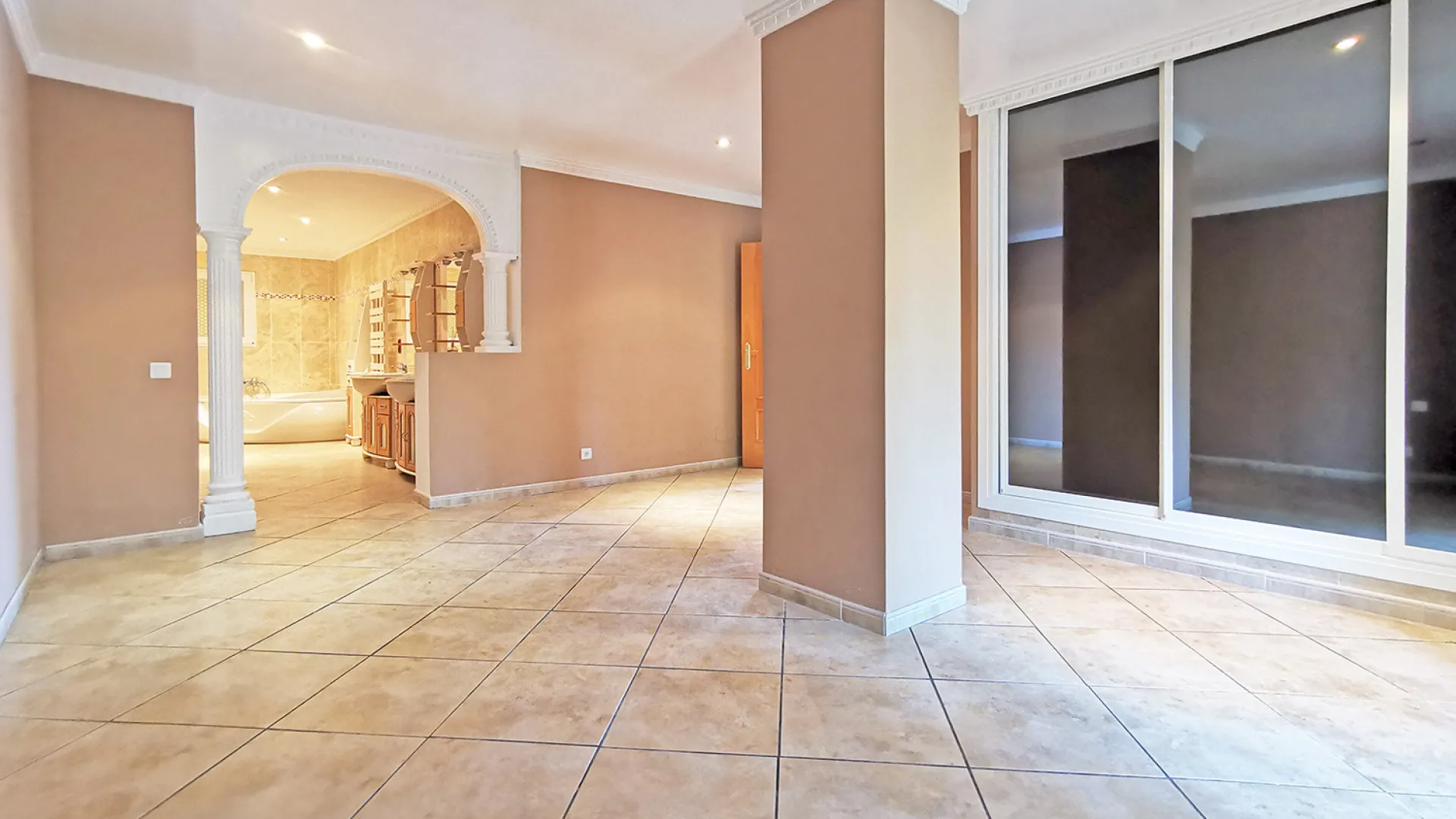 Comprar villa de 9 dormitorios en La Capellania