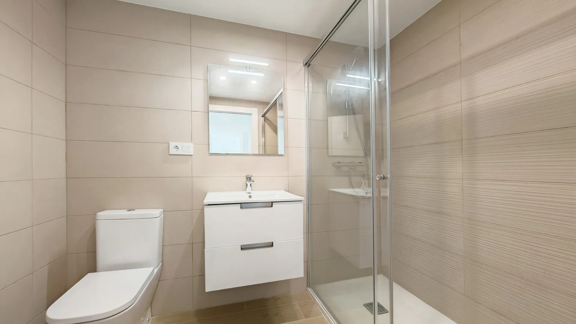 Estepona 4 bedrooms duplex penthouse for sale