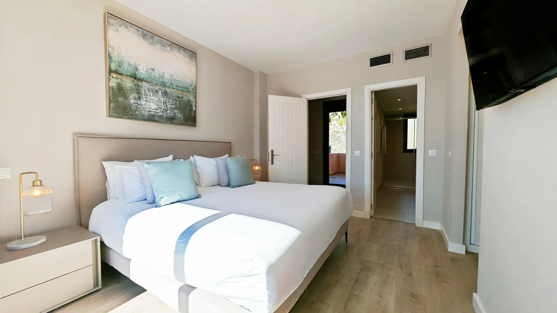 For sale penthouse in Benahavis