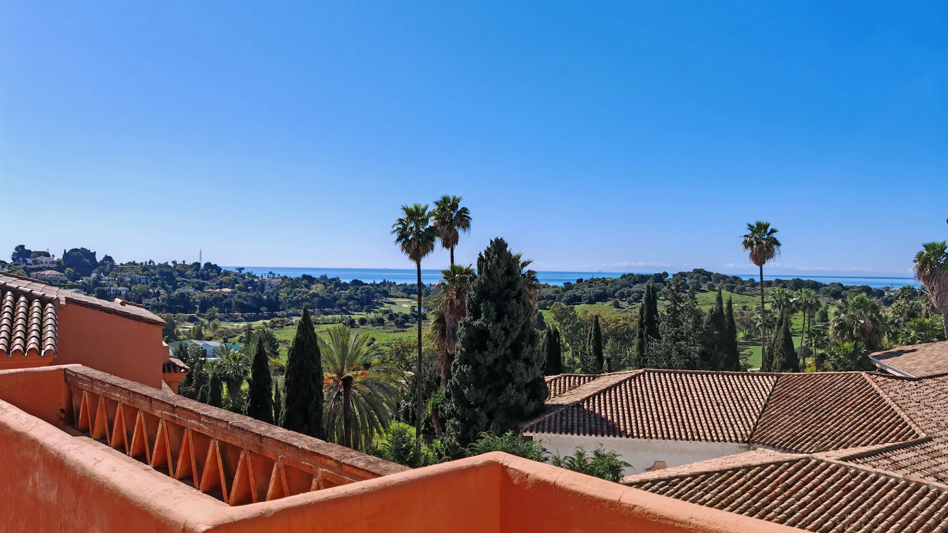 For sale penthouse in Benahavis