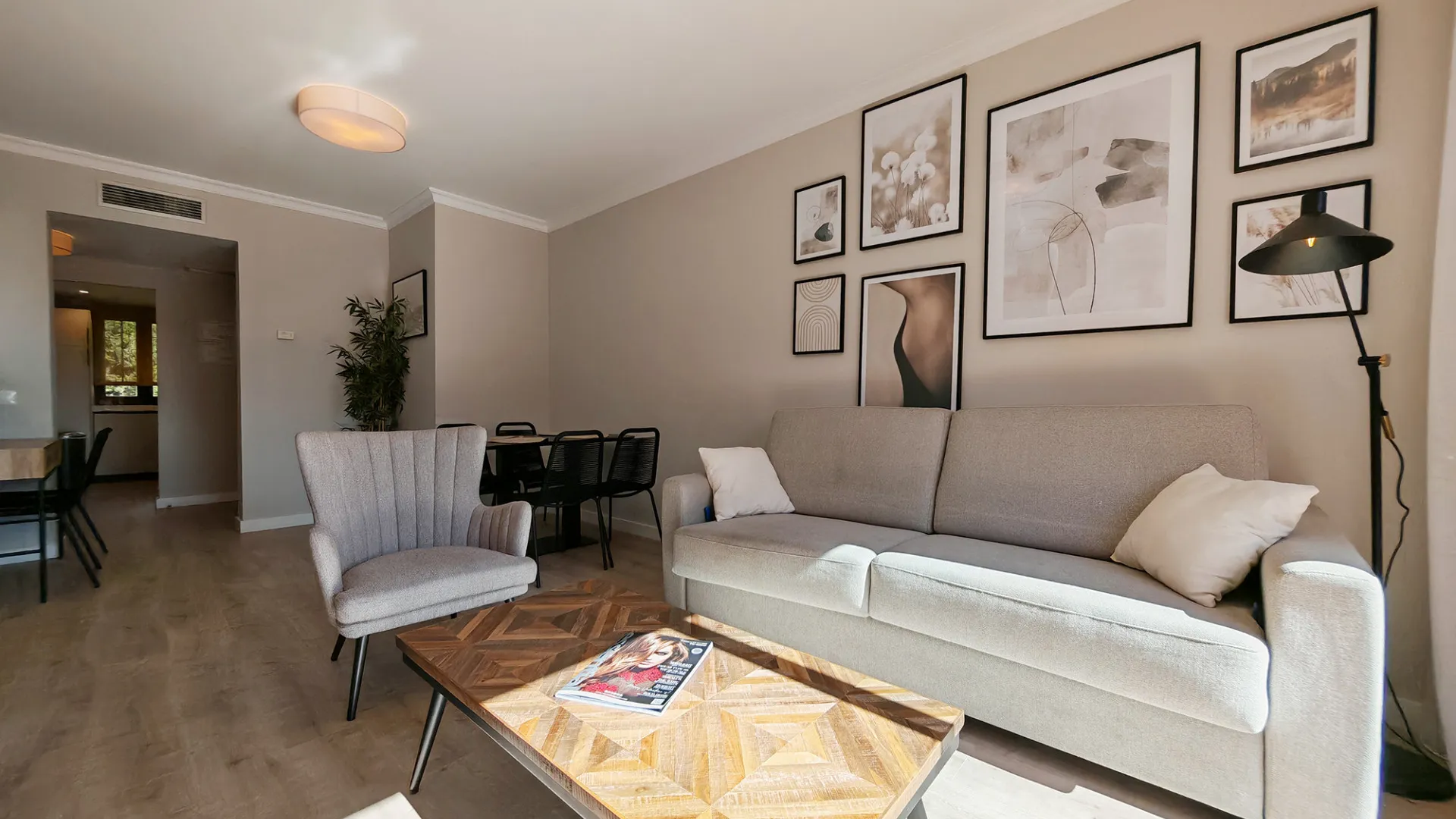 For sale penthouse in Benahavis
