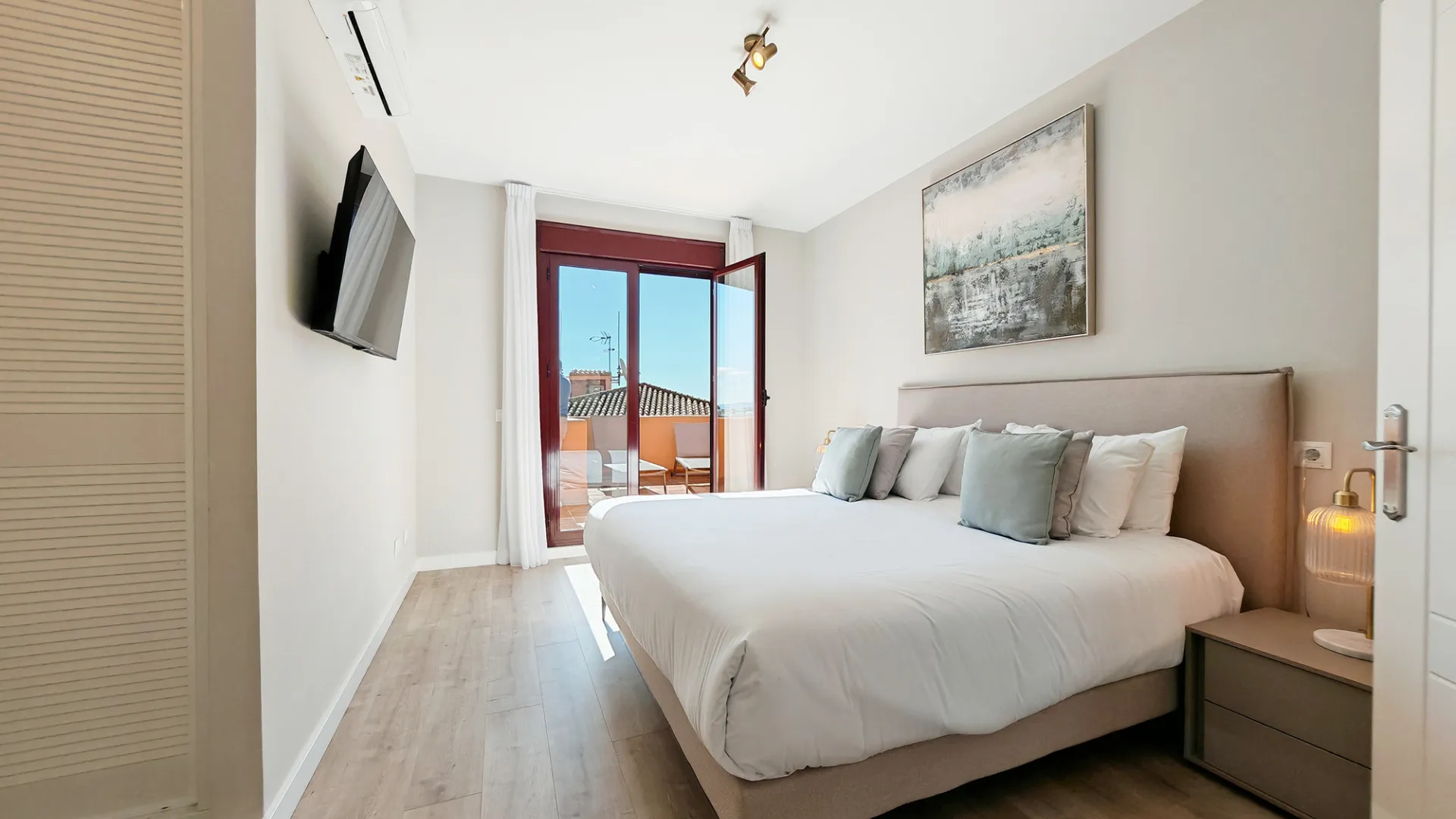 For sale penthouse in Benahavis