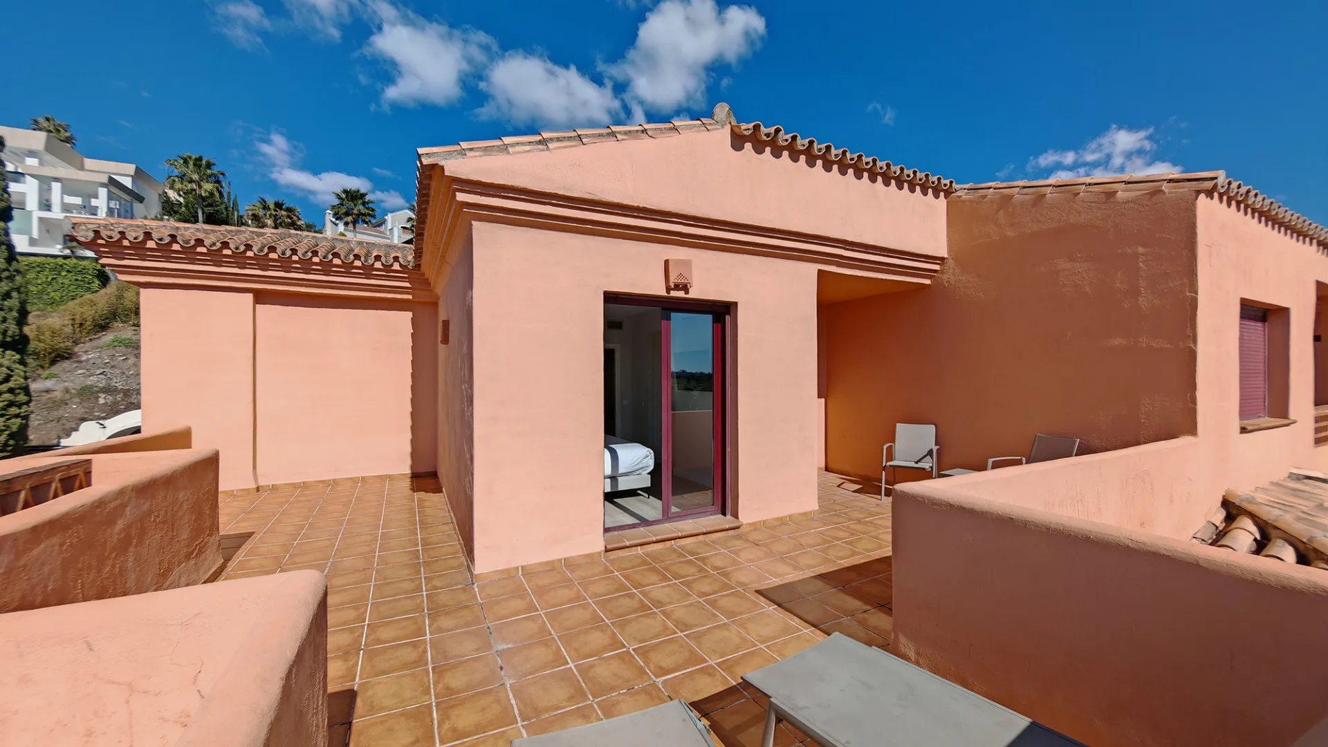 For sale penthouse in Benahavis