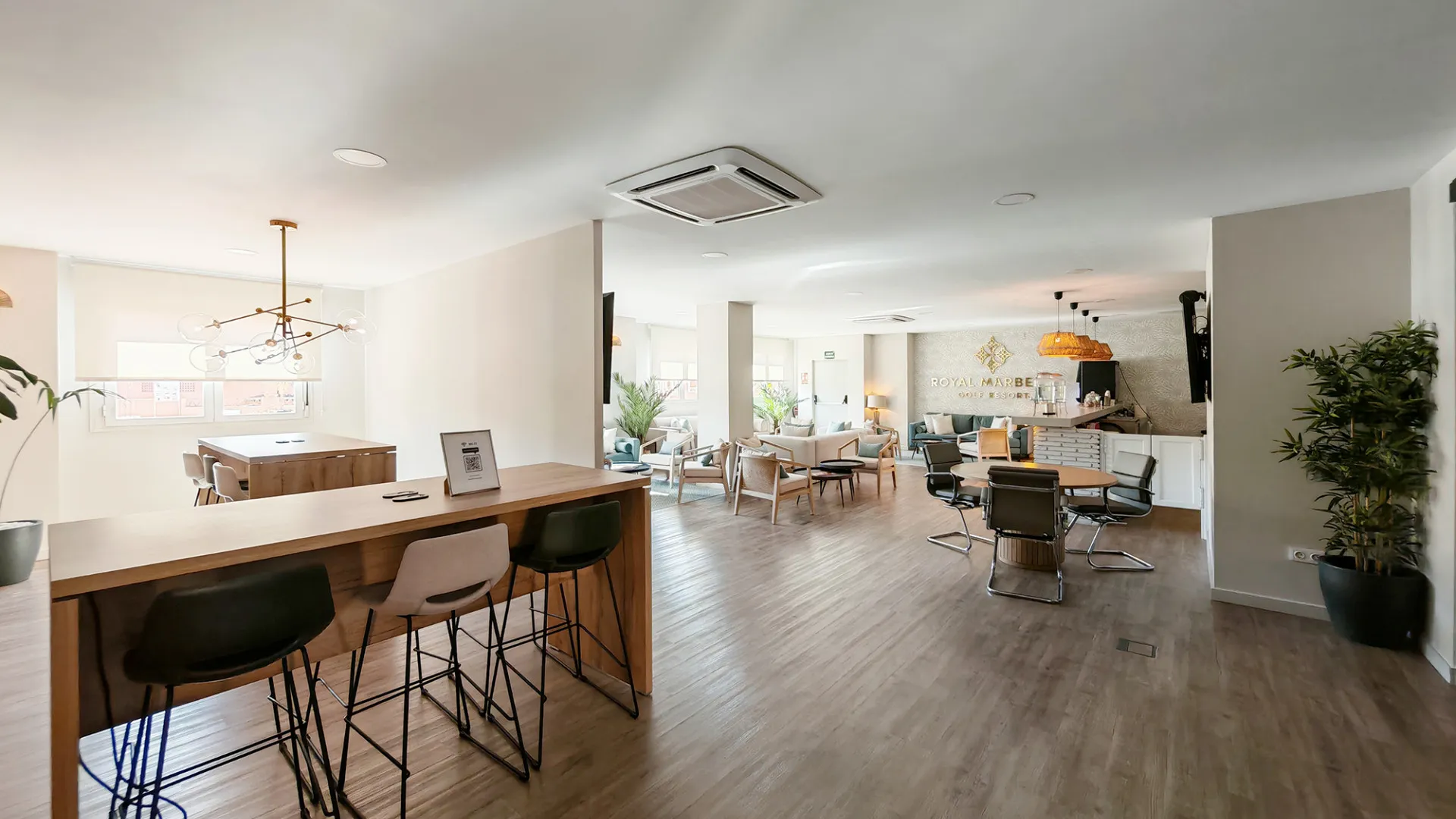 For sale penthouse in Benahavis
