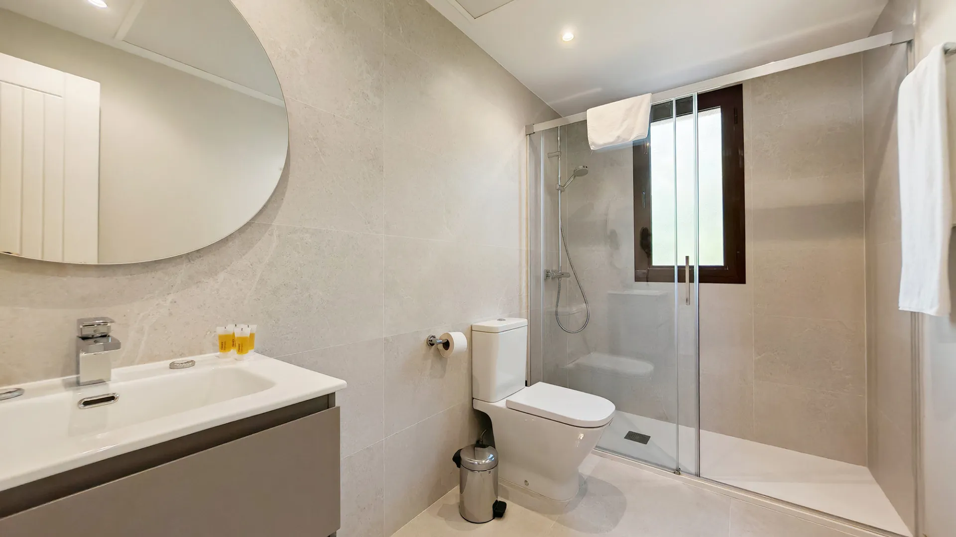 For sale penthouse in Benahavis