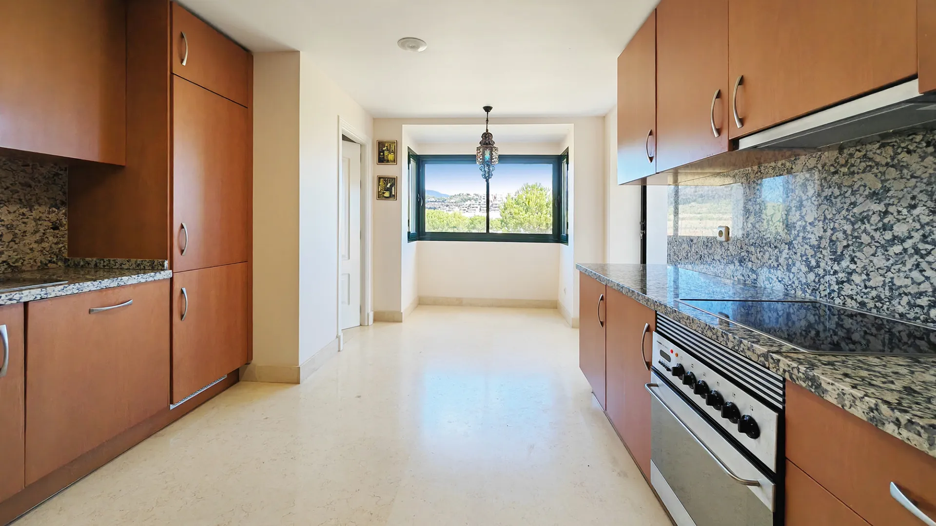 Se vende atico duplex en Benahavis