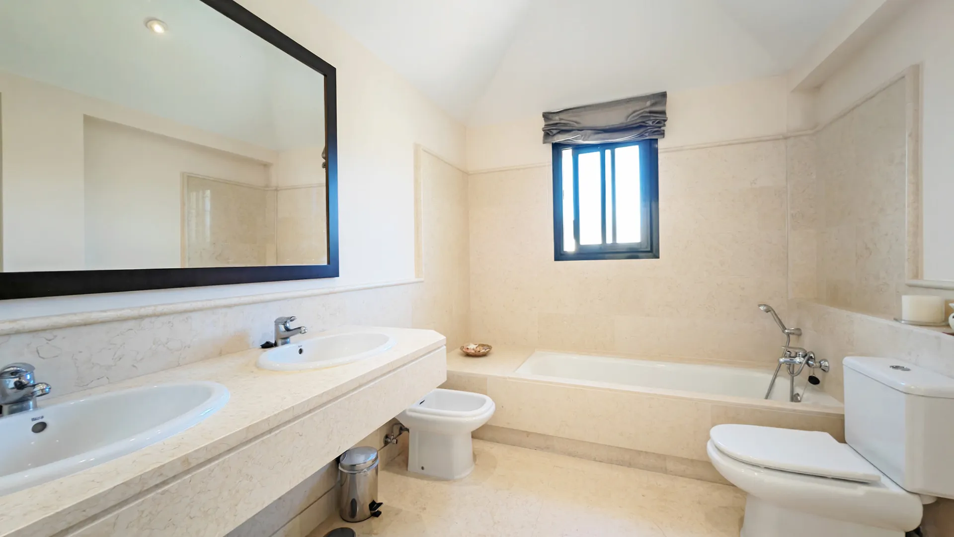 Se vende atico duplex en Benahavis