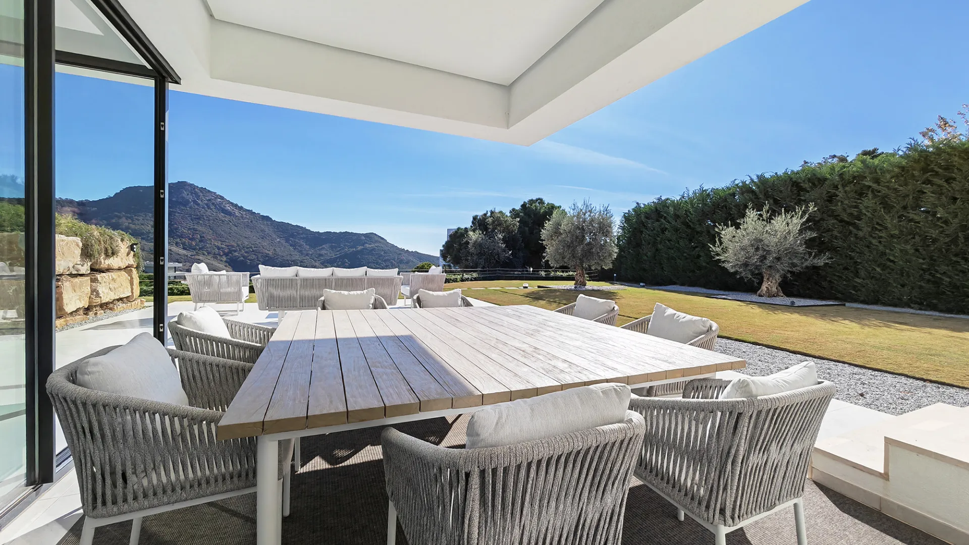 Monte Mayor villa for sale