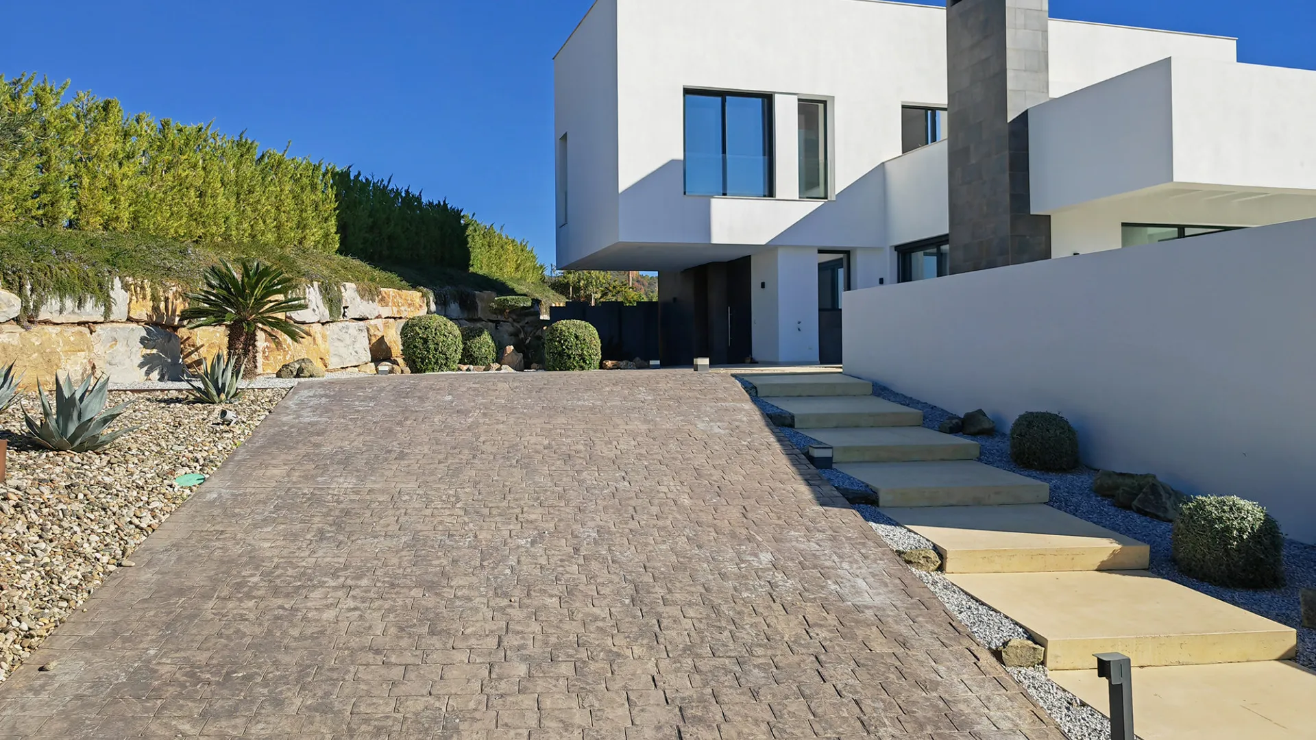Monte Mayor villa for sale