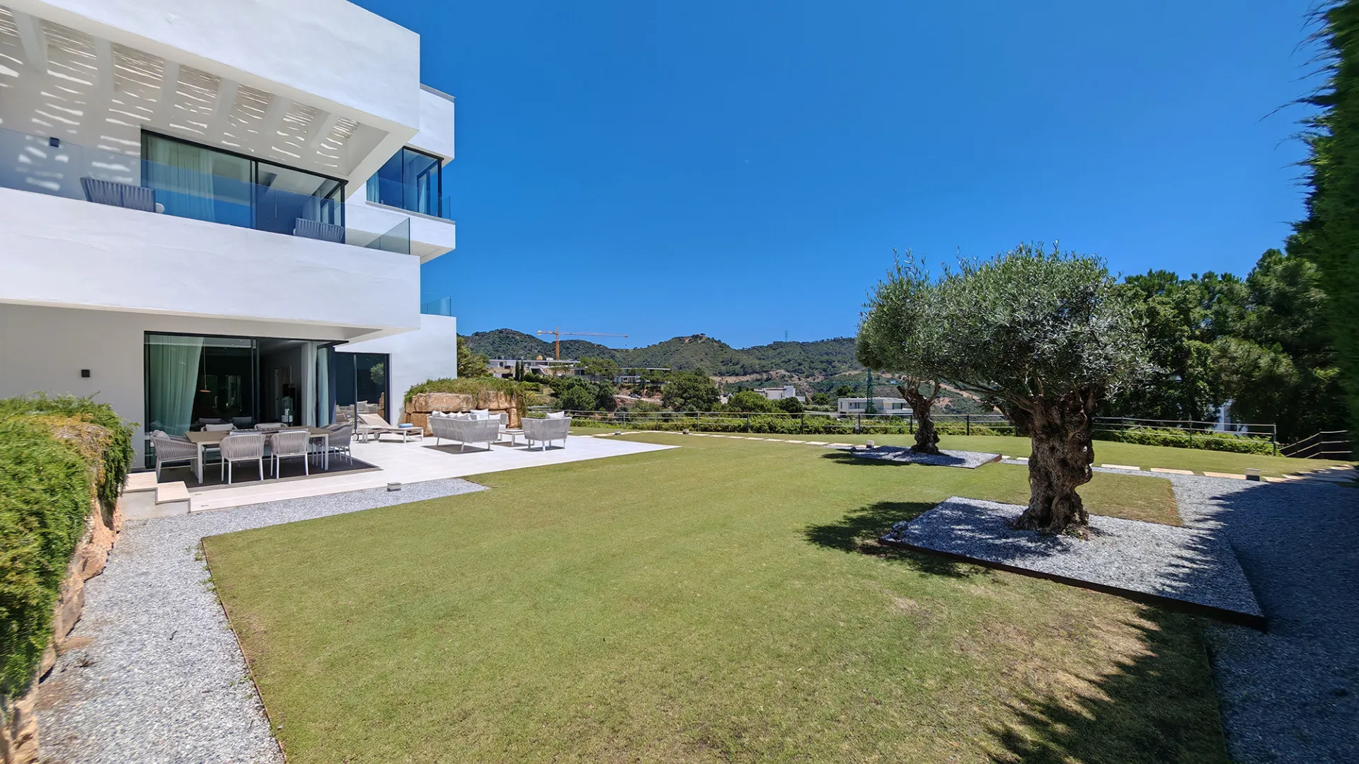 Monte Mayor villa for sale