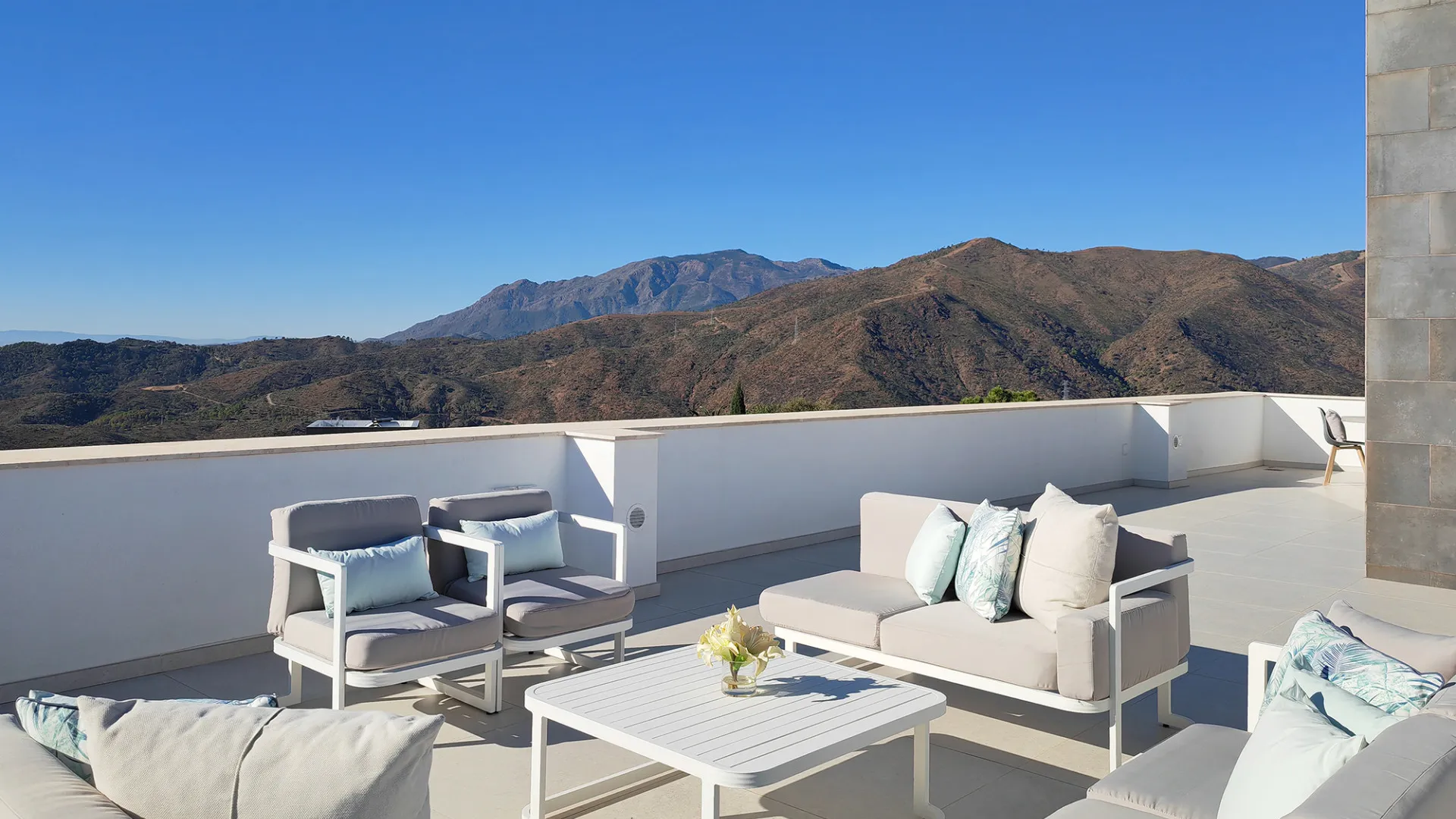 Monte Mayor villa for sale