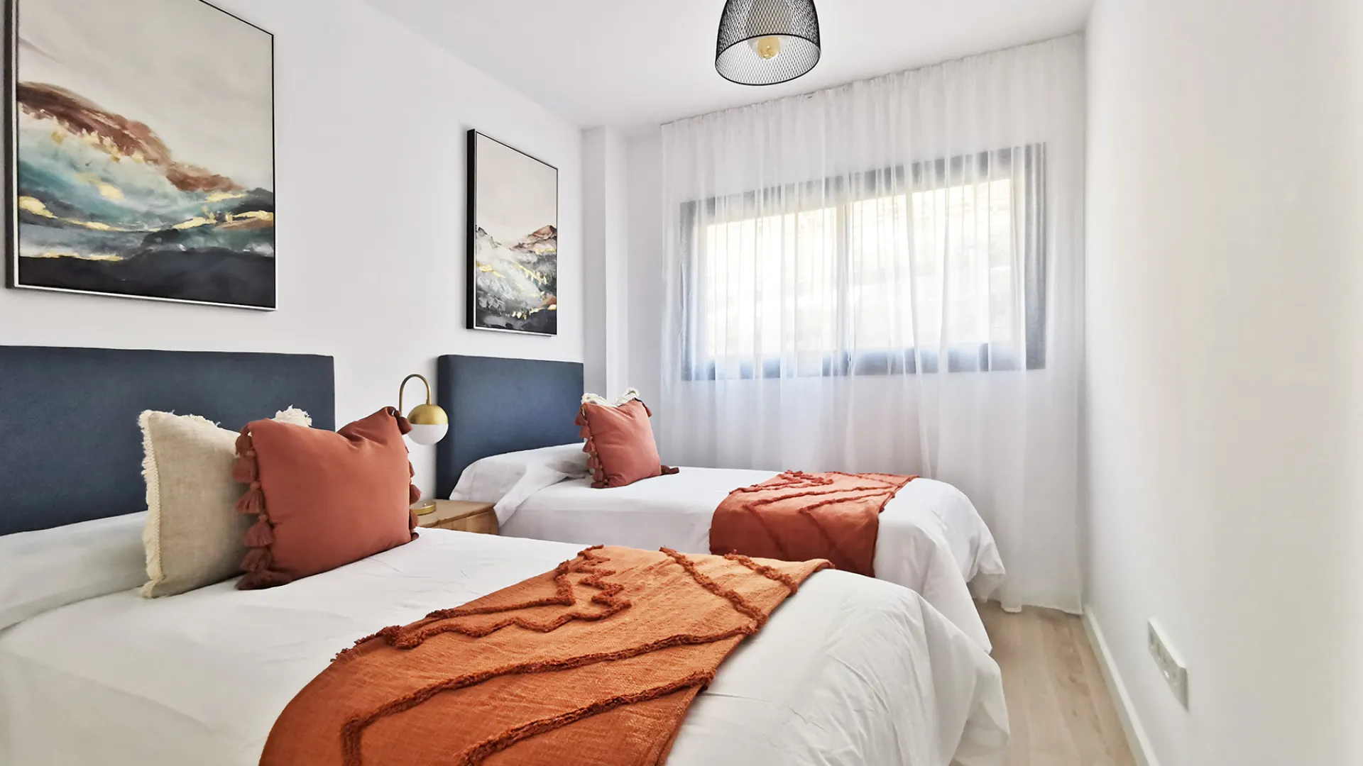 Buy apartment in Estepona