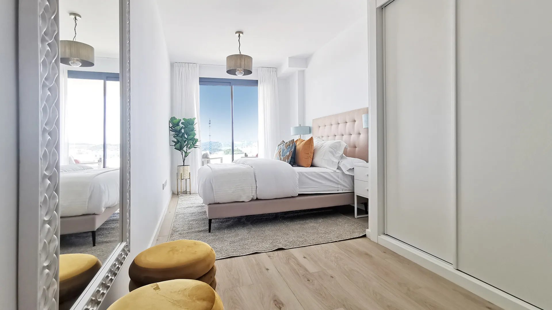 Buy apartment in Estepona