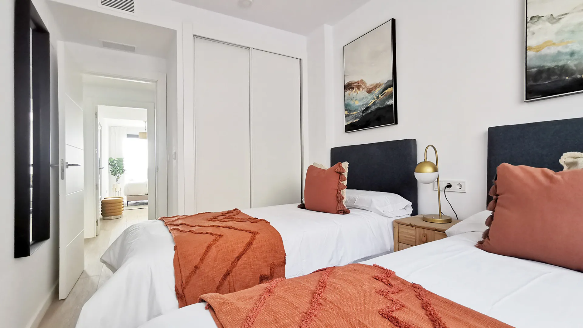 Buy apartment in Estepona