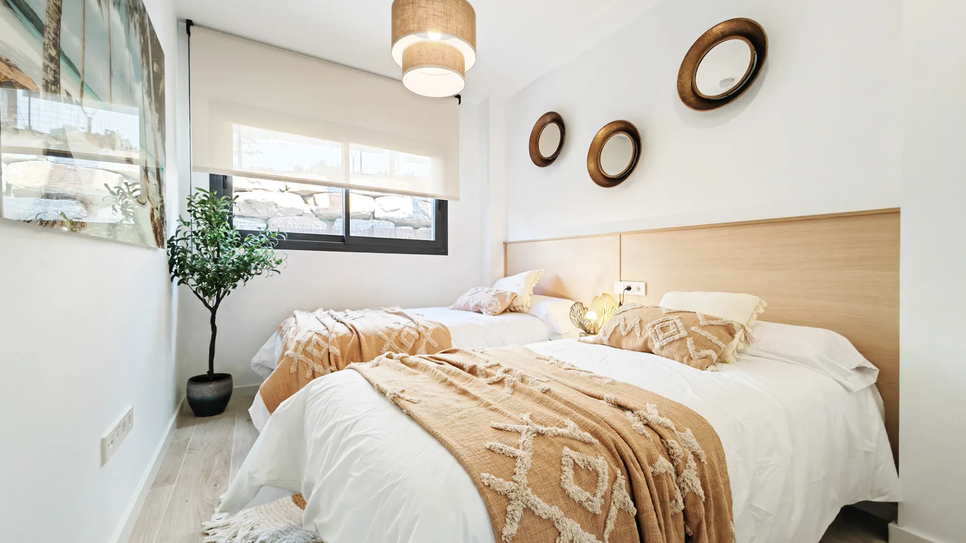 Ground floor apartment with 3 bedrooms for sale in Estepona