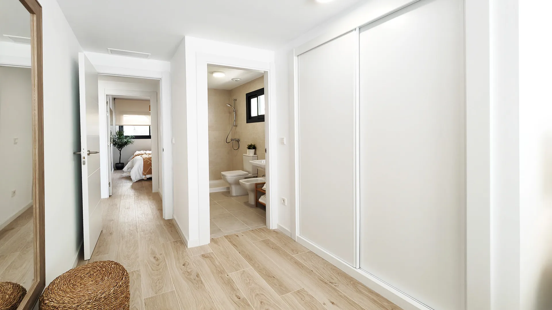 Ground floor apartment with 3 bedrooms for sale in Estepona