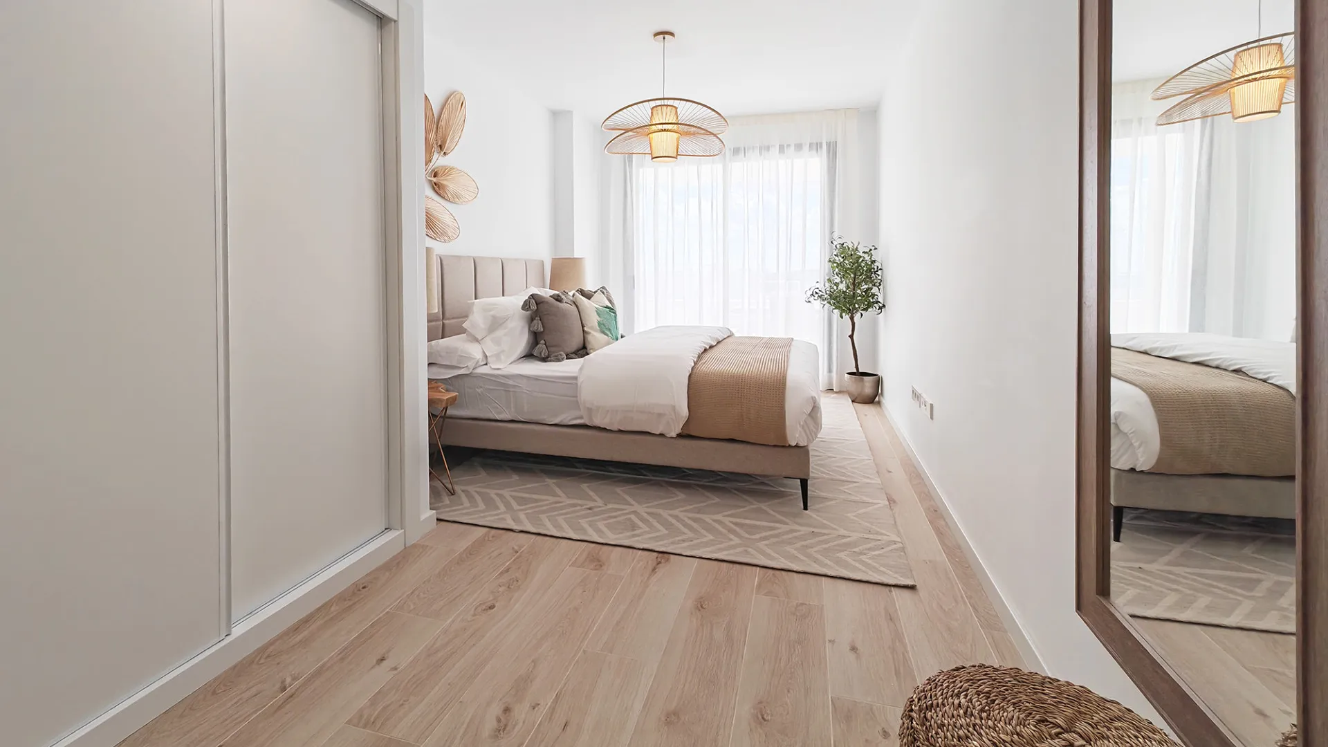 Ground floor apartment with 3 bedrooms for sale in Estepona