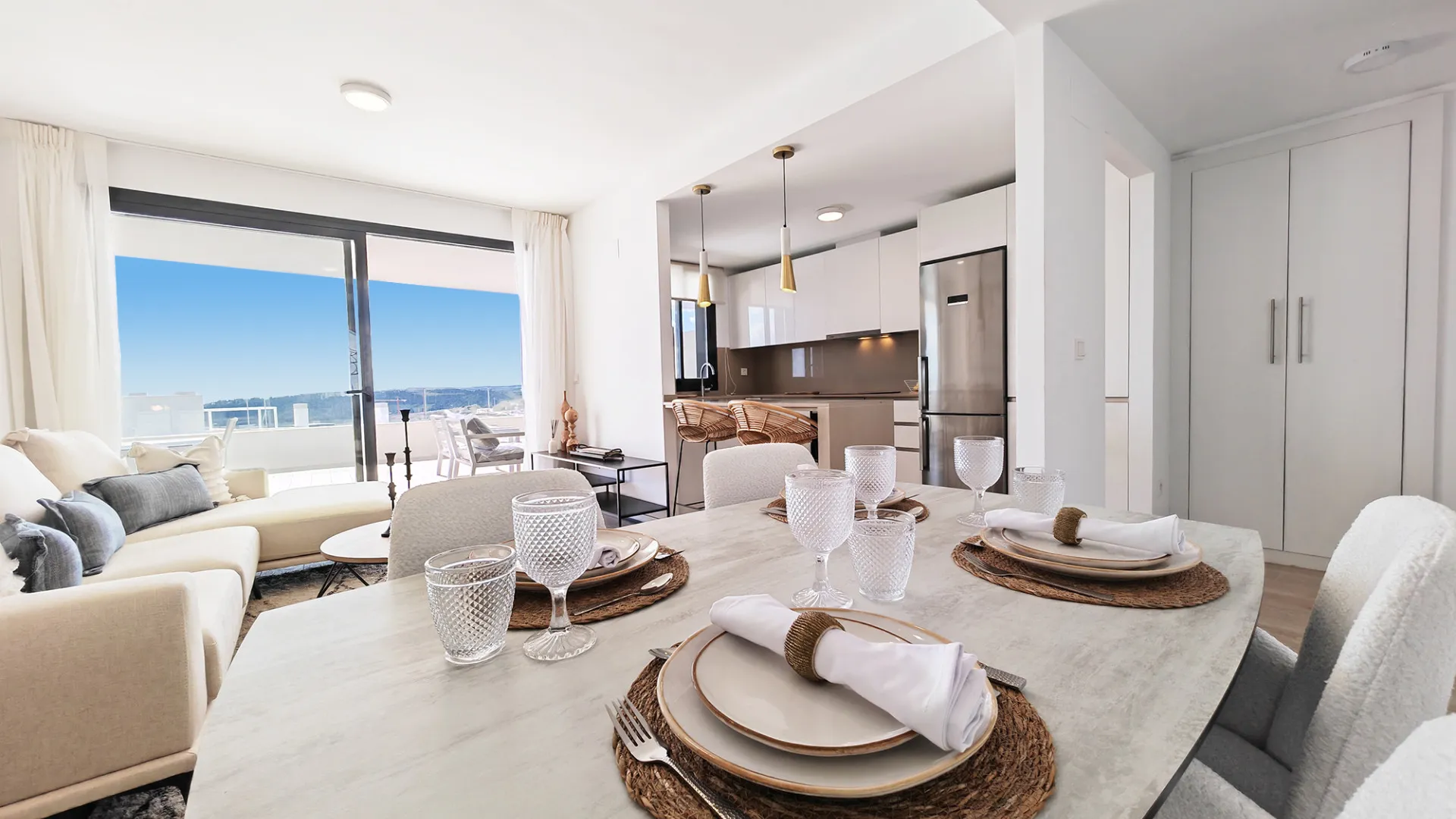 Ground floor apartment with 3 bedrooms for sale in Estepona
