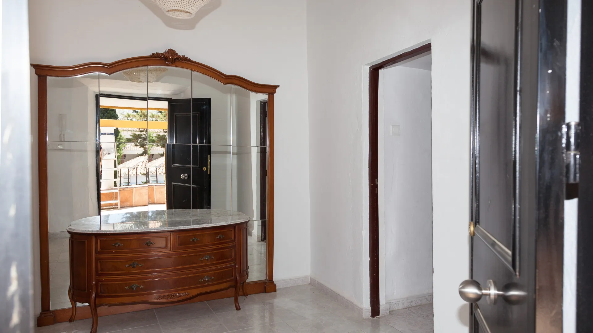 For sale villa with 5 bedrooms in Mijas