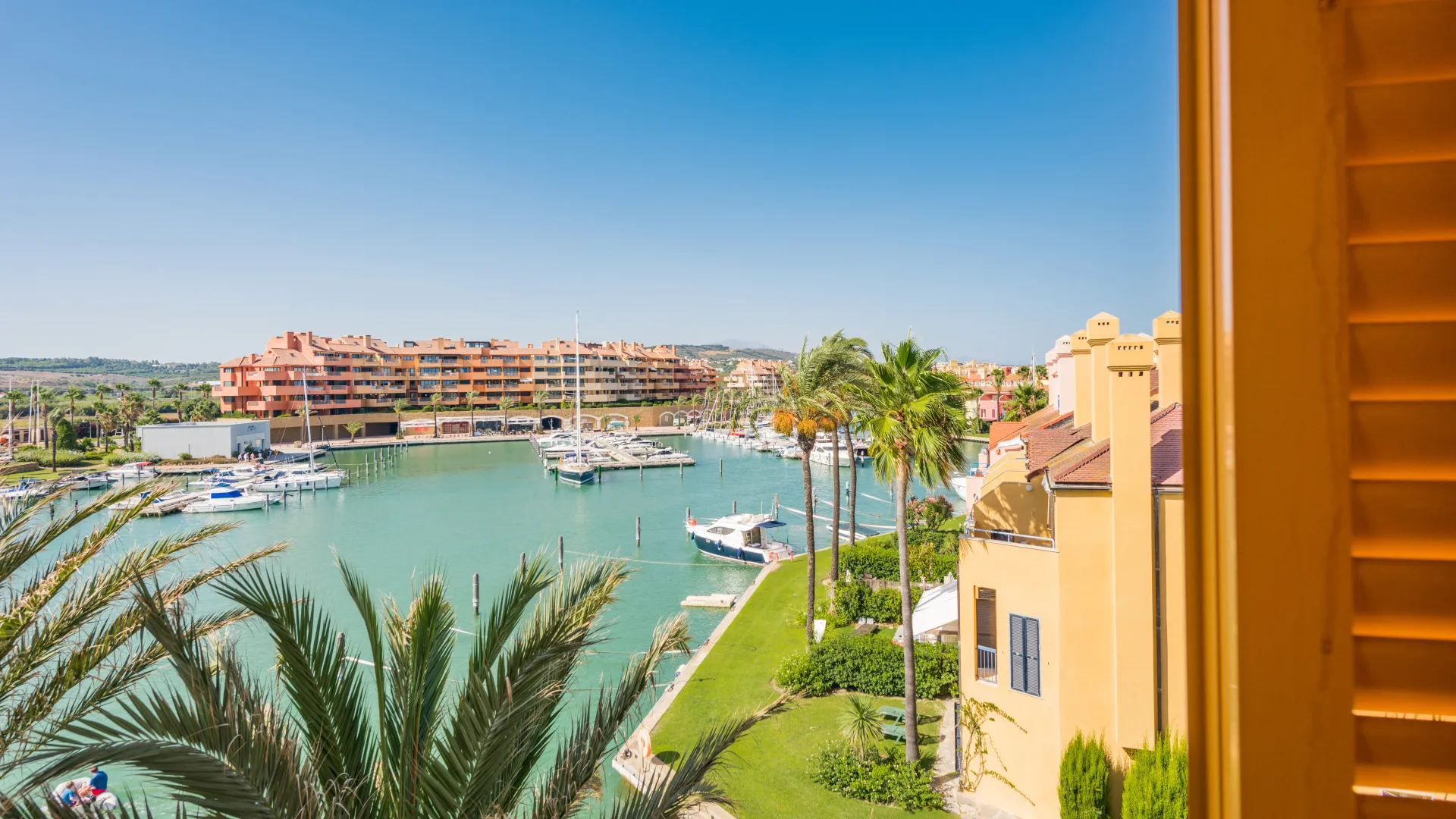 Atraque a la venta en Marina de Sotogrande
