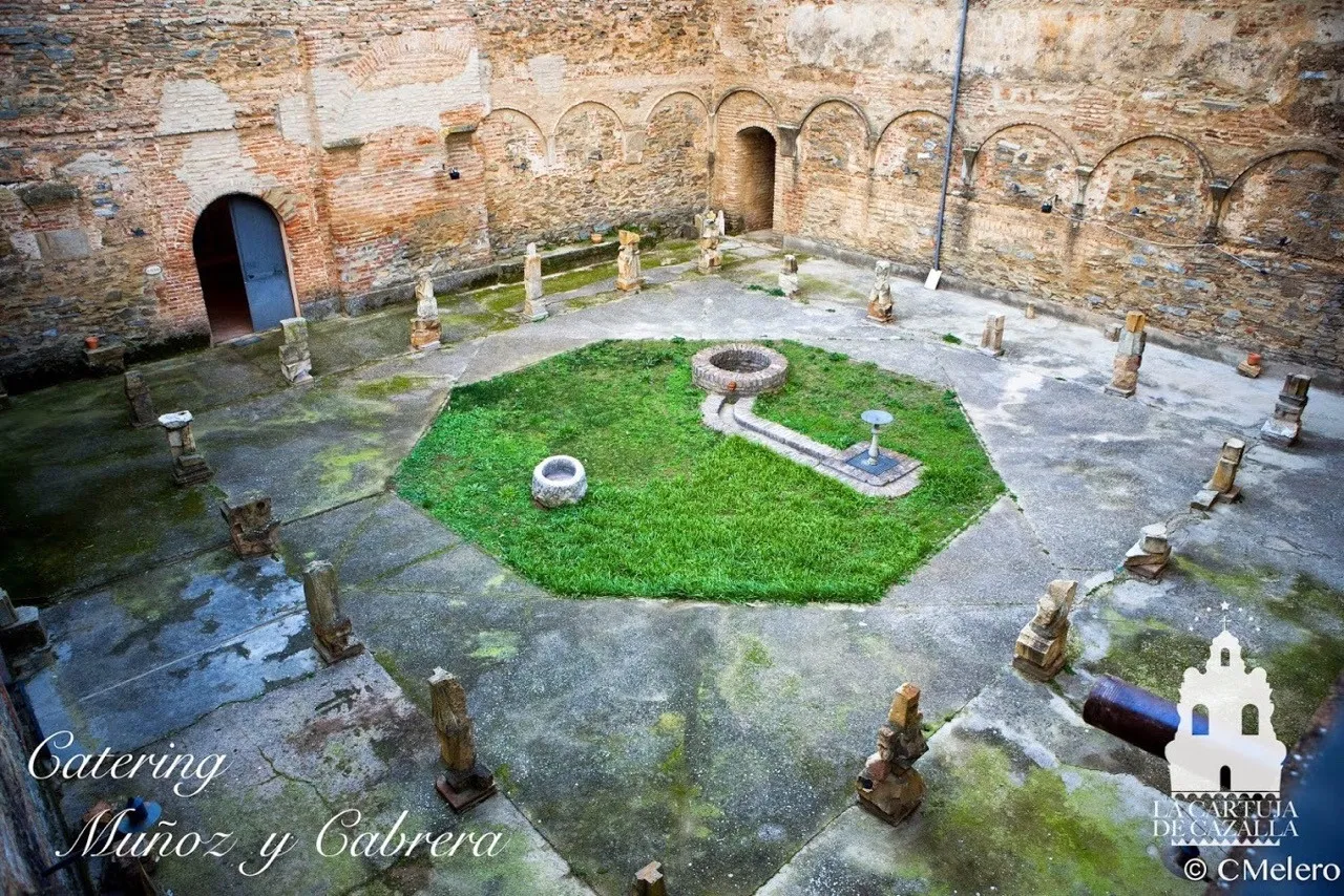 12 bedrooms Cazalla de la Sierra unique building for sale