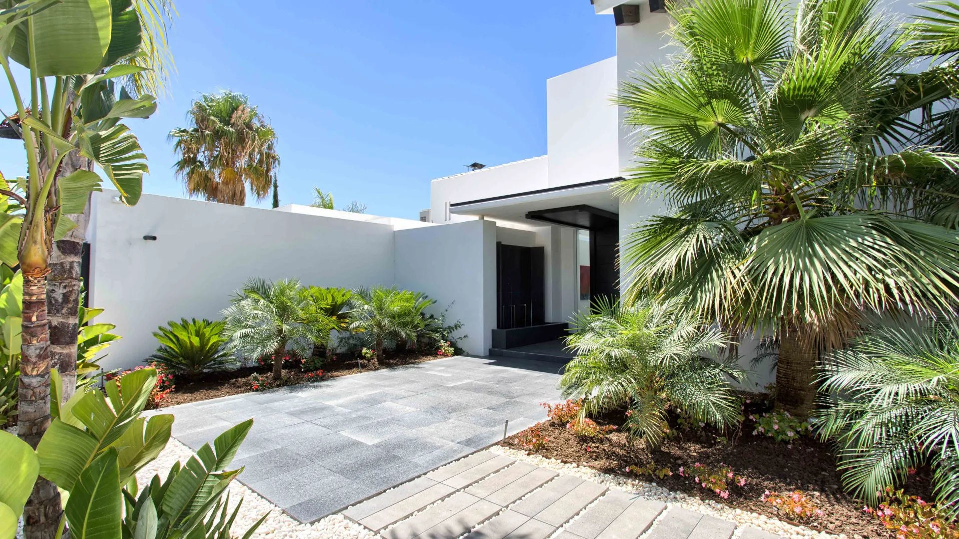5 bedrooms villa for sale in Los Flamingos Golf
