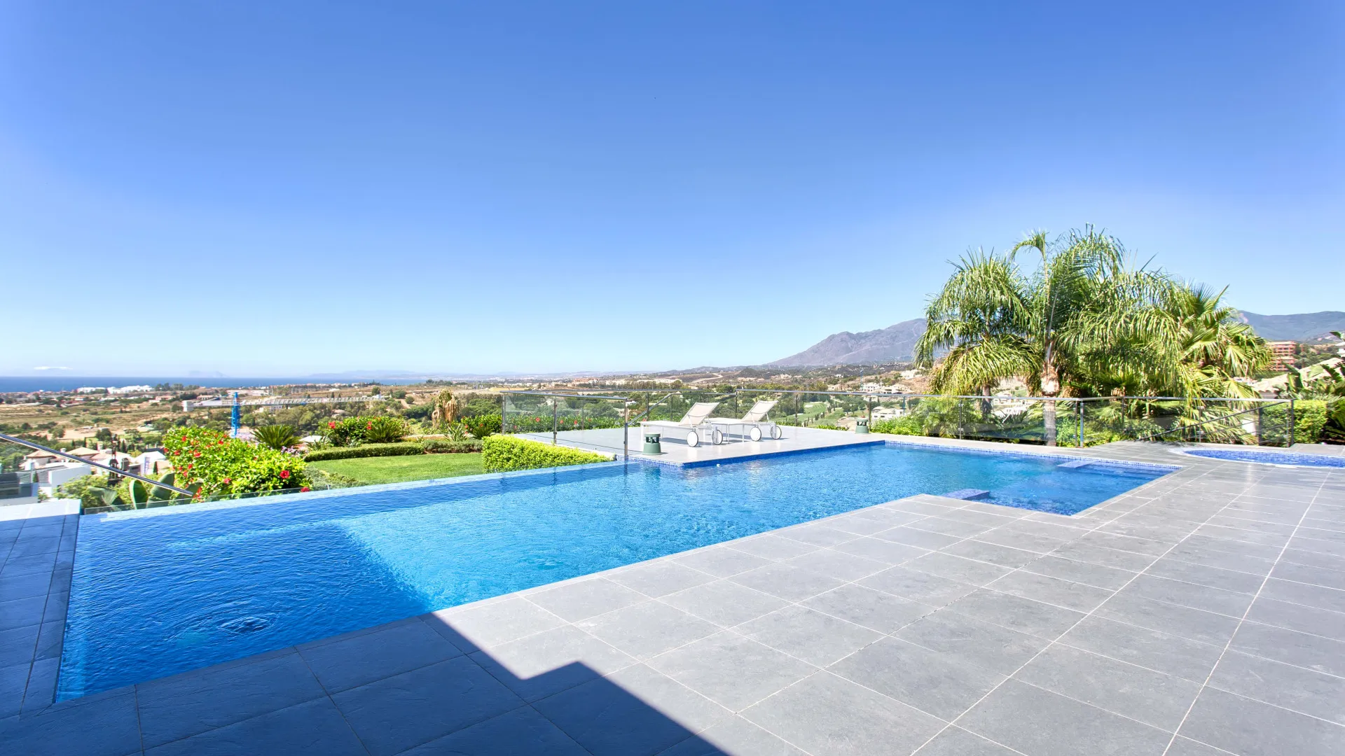 5 bedrooms villa for sale in Los Flamingos Golf